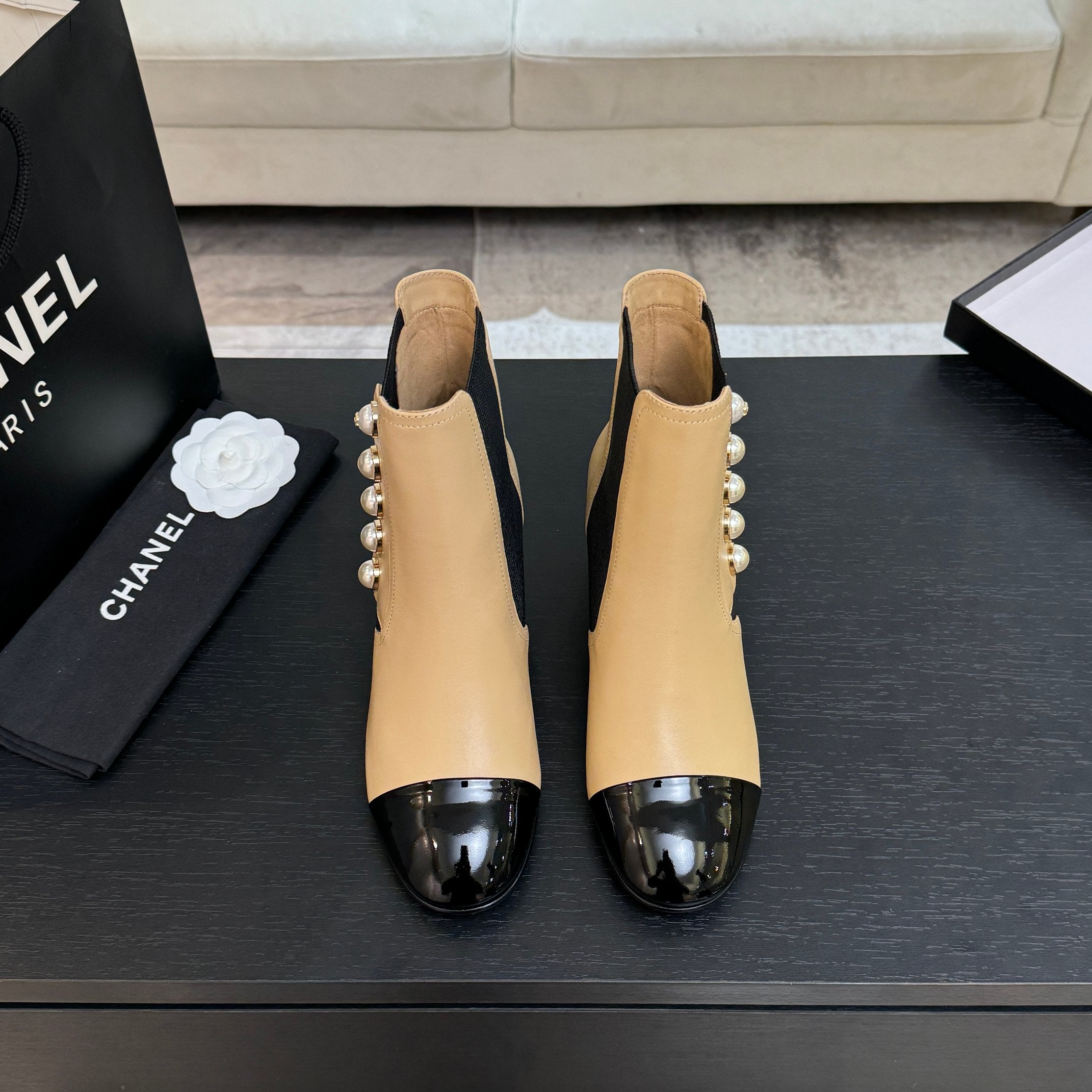 CC 25K FW Ankle Boots With Pearl 60mm Beige Sheepskin 528386