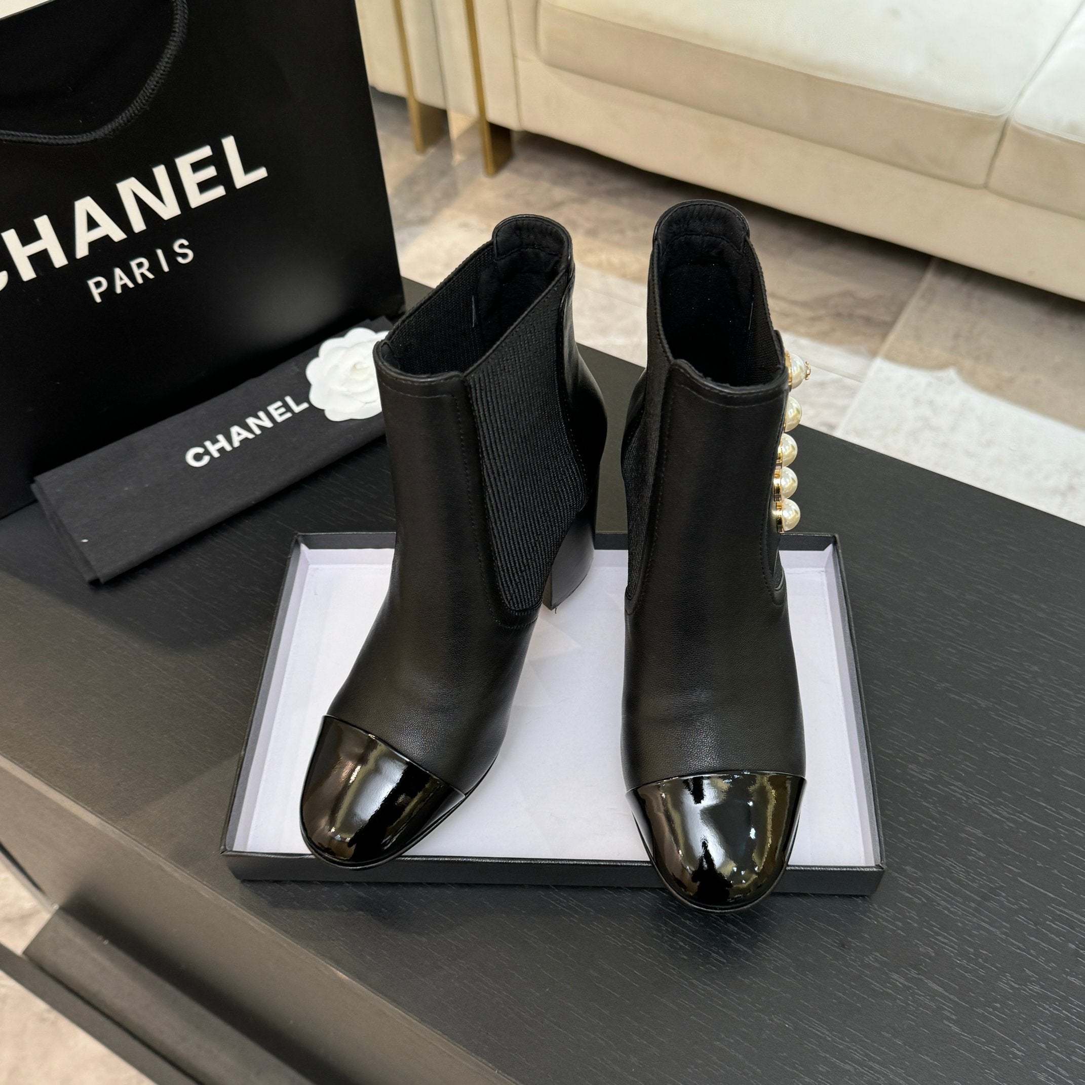 CC 25K FW Ankle Boots With Pearl 90mm Black Sheepskin 528384