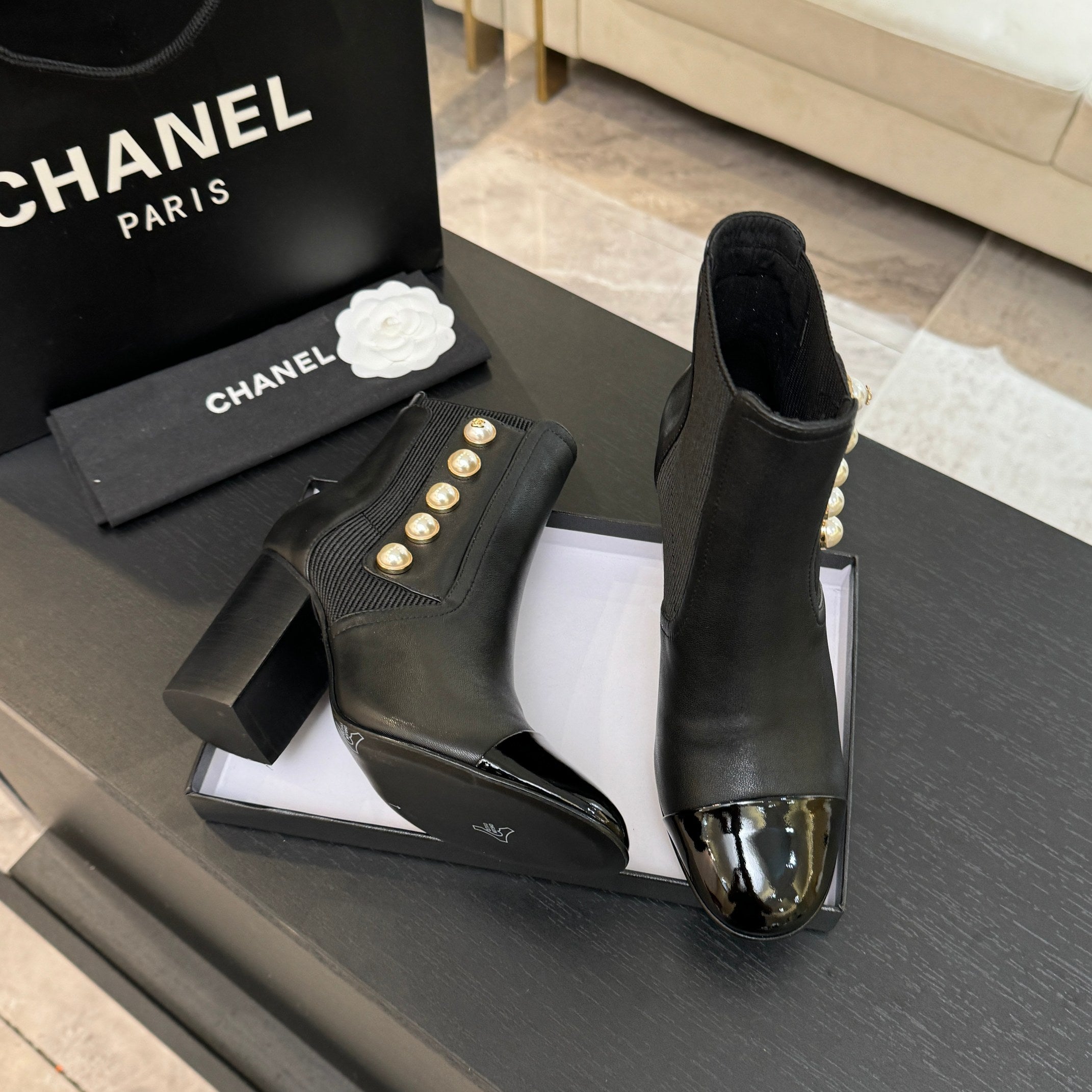 CC 25K FW Ankle Boots With Pearl 90mm Black Sheepskin 528384
