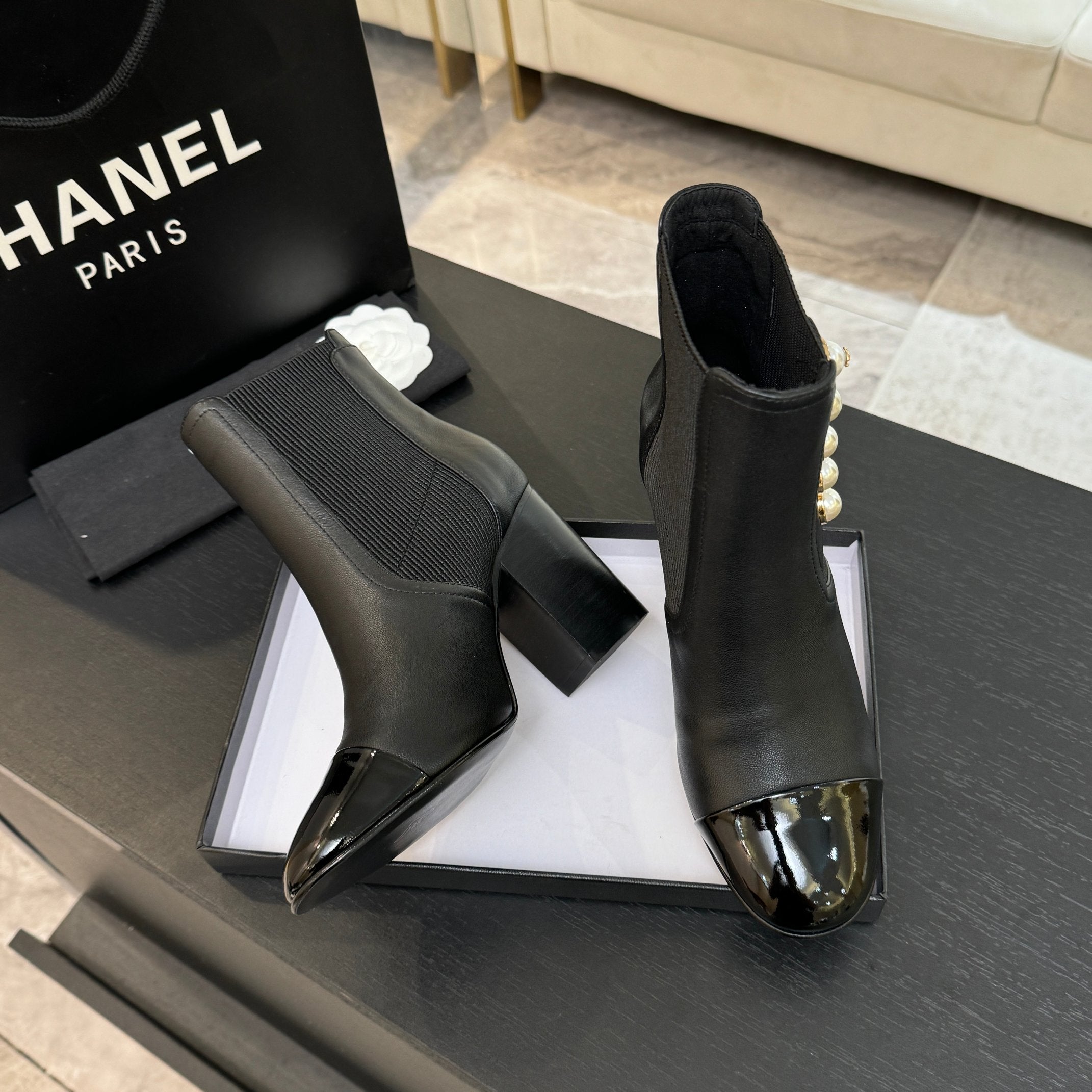 CC 25K FW Ankle Boots With Pearl 90mm Black Sheepskin 528384