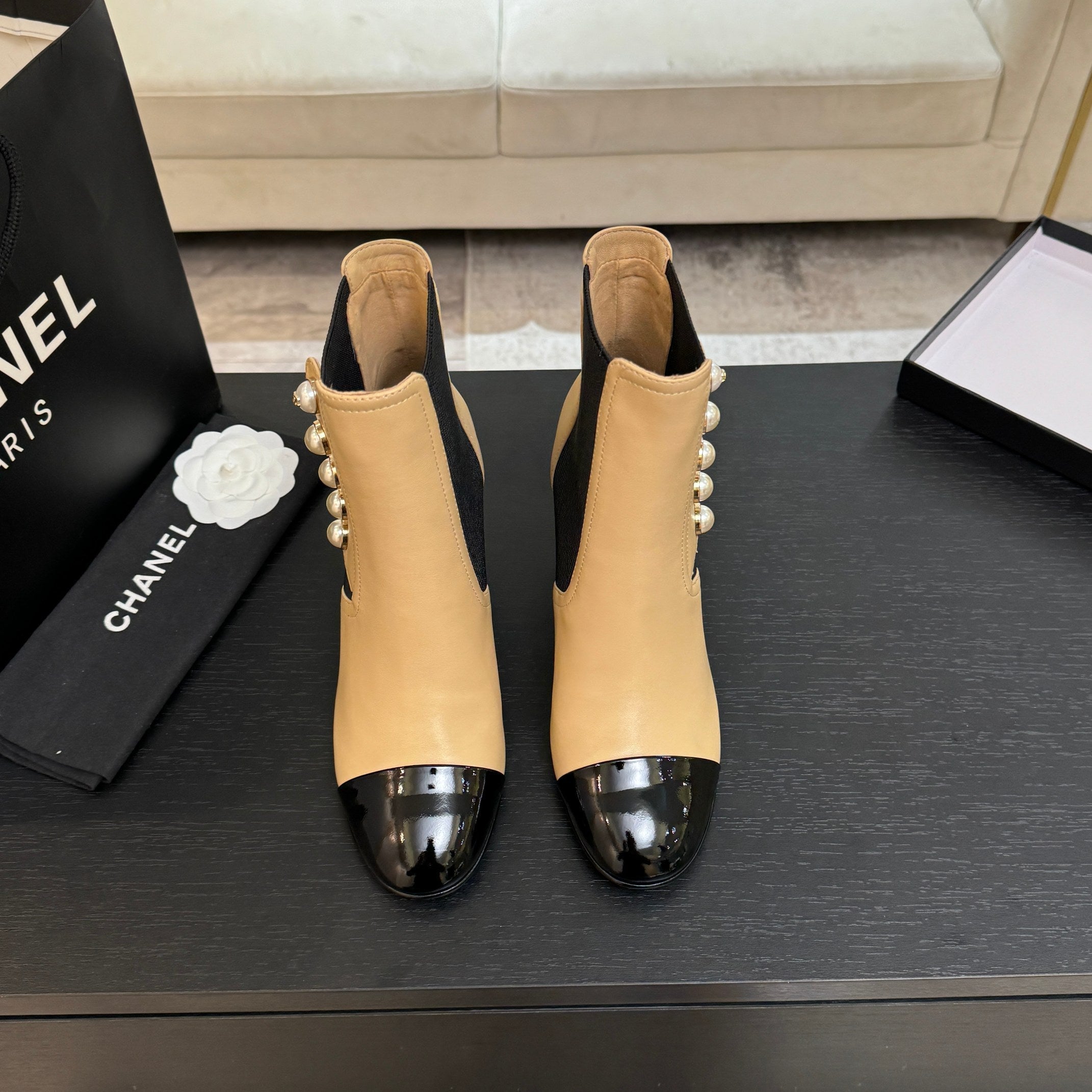 CC 25K FW Ankle Boots With Pearl 90mm Beige Sheepskin 528385