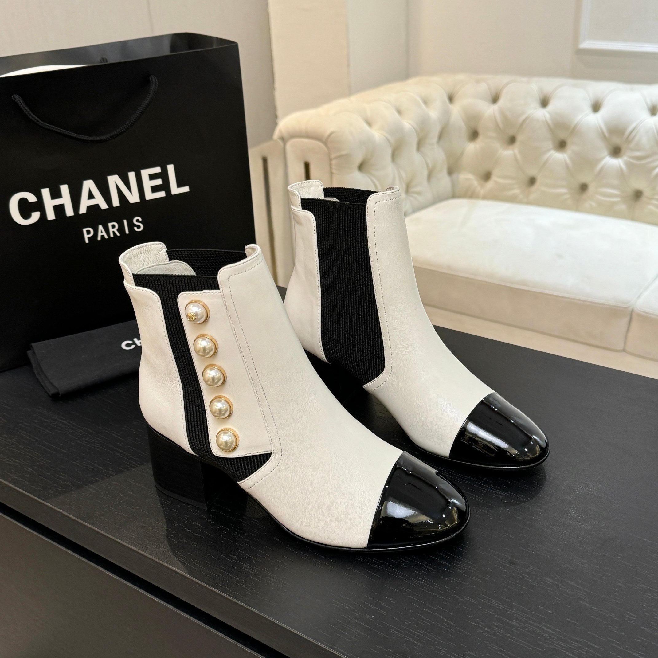 CC 25K FW Ankle Boots With Pearl 60mm White Sheepskin 528387