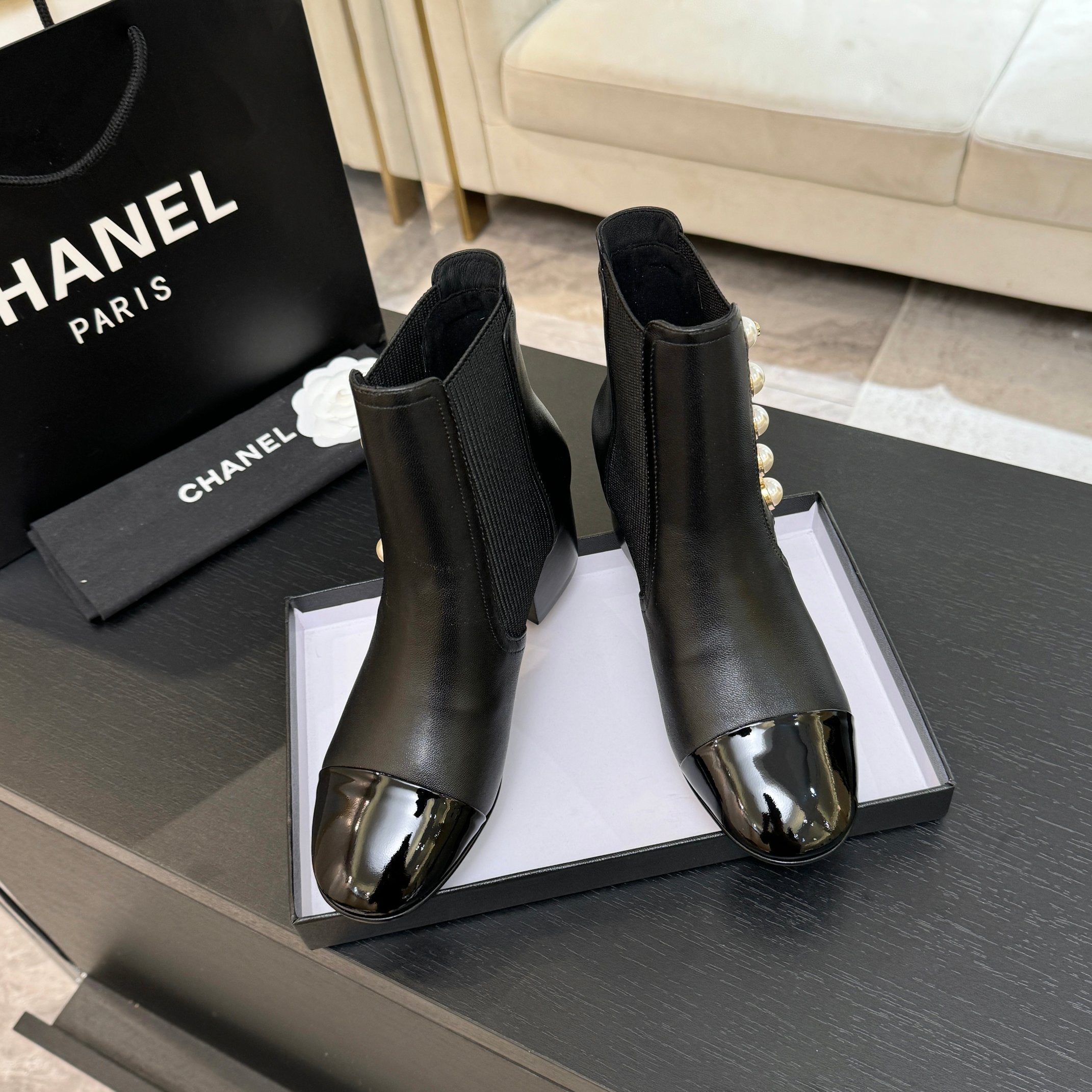 CC 25K FW Ankle Boots With Pearl 60mm Black Sheepskin 528388