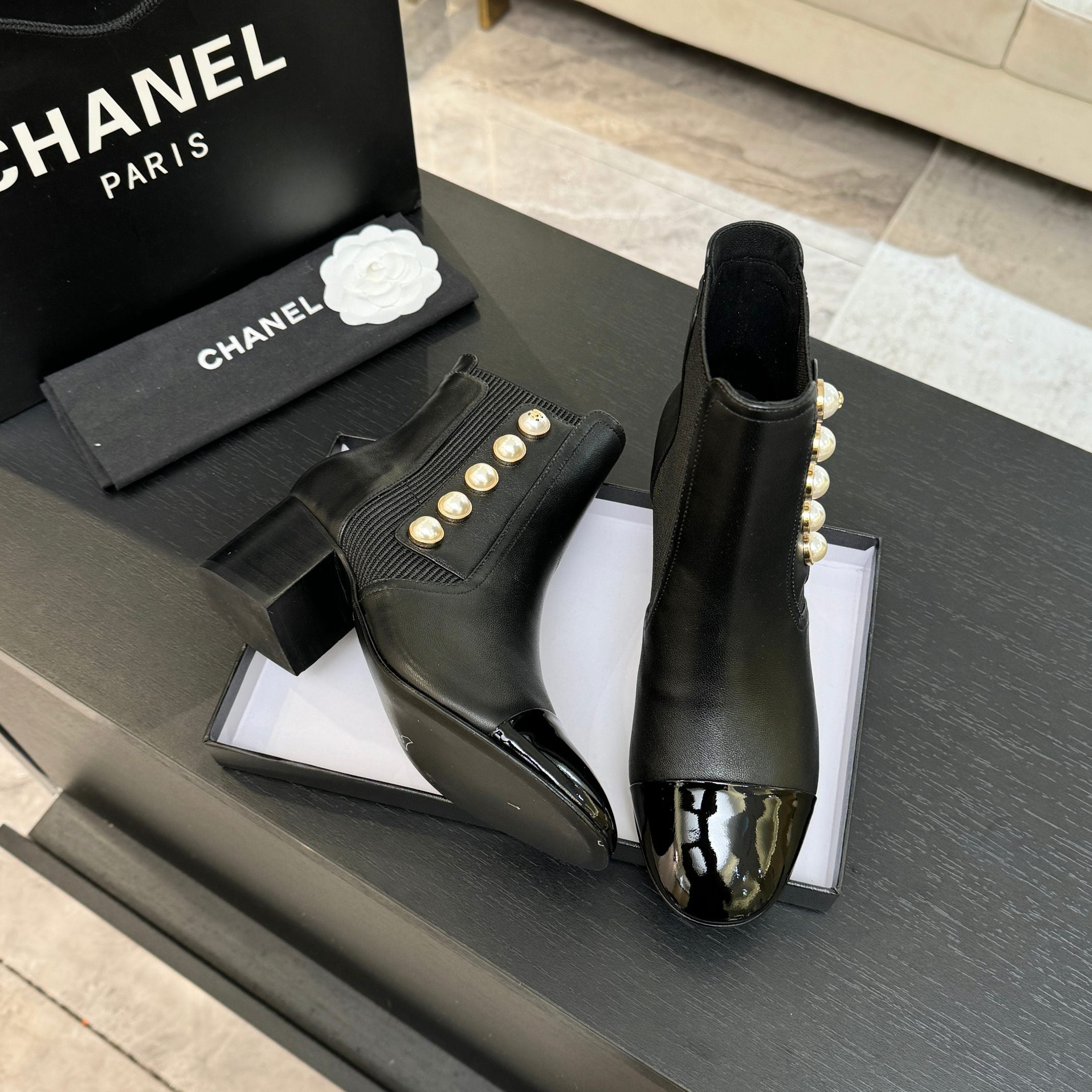 CC 25K FW Ankle Boots With Pearl 60mm Black Sheepskin 528388
