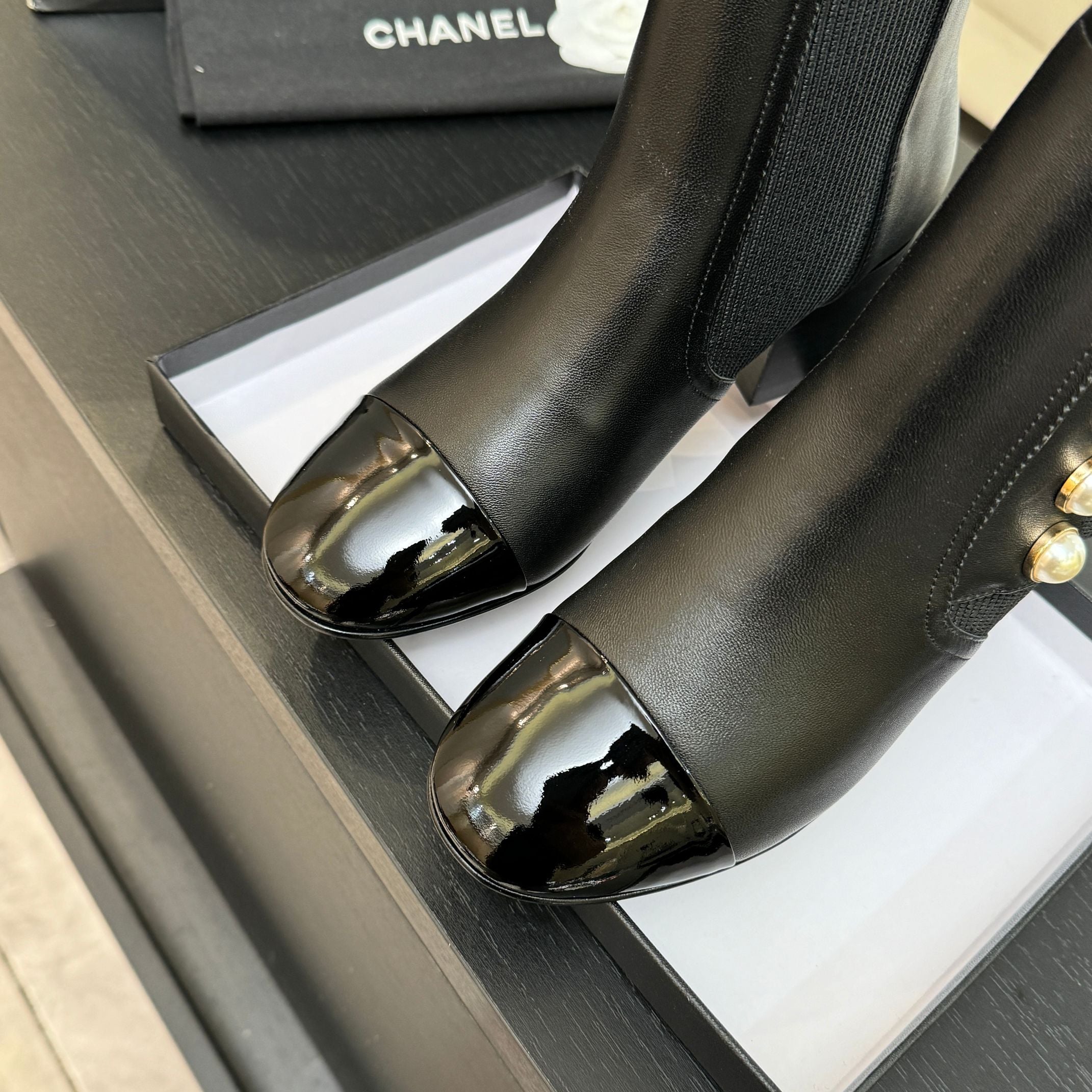 CC 25K FW Ankle Boots With Pearl 60mm Black Sheepskin 528388