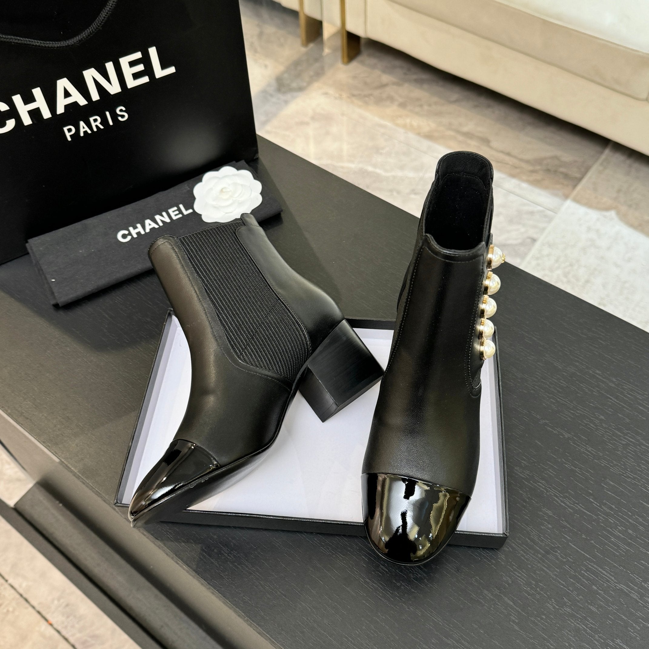 CC 25K FW Ankle Boots With Pearl 60mm Black Sheepskin 528388