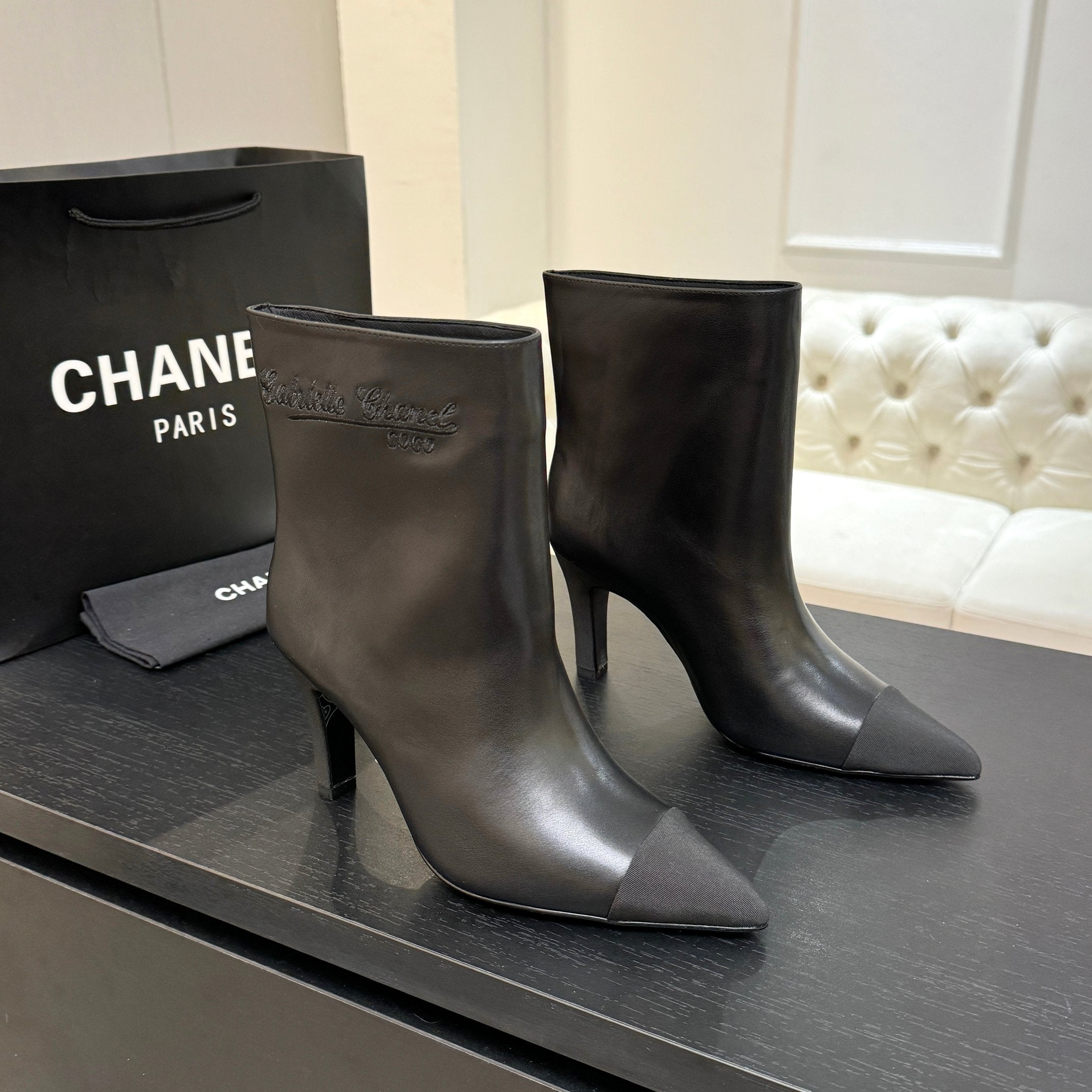 CC Gabrielle Chanel Ankle Boots 8.5cm Black Sheepskin Black Fabric