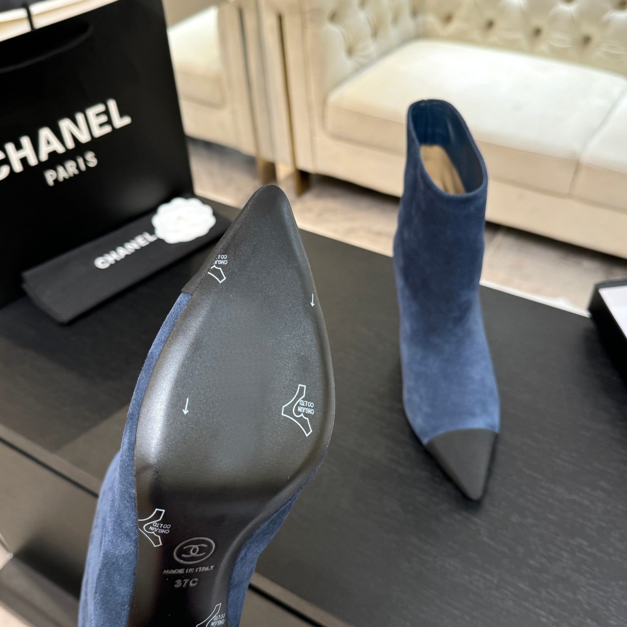 CC Gabrielle Chanel Ankle  Boots 8.5cm Dark Blue Suede Black Fabric