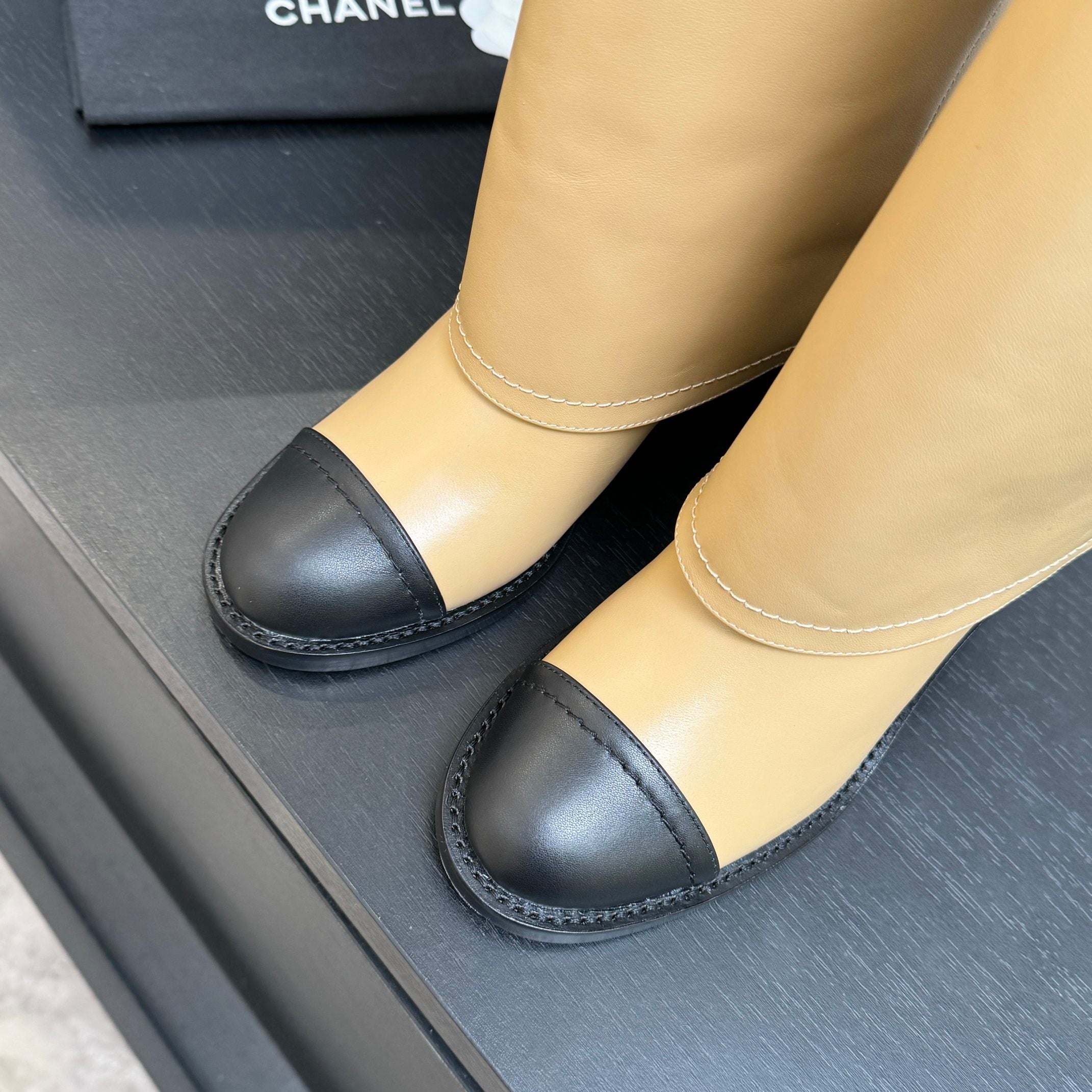 CC 26s Chunky Heel Trouser Boots Black Beige Sheepskin 673037