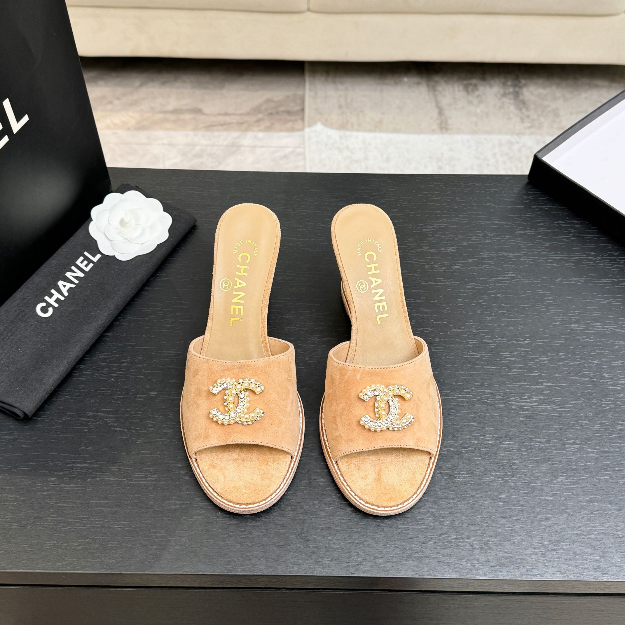 CC 26C Wedge Sandals Khahi Gold Suede 672976