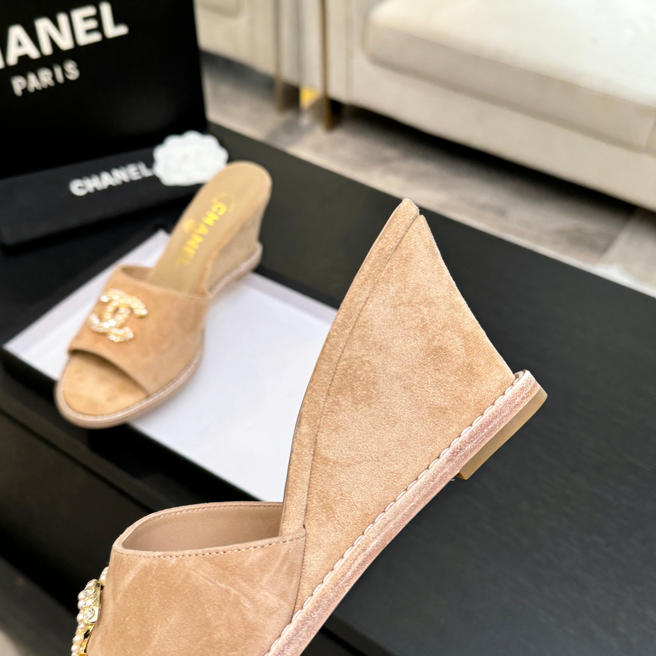 CC 26C Wedge Sandals Khahi Gold Suede 672976