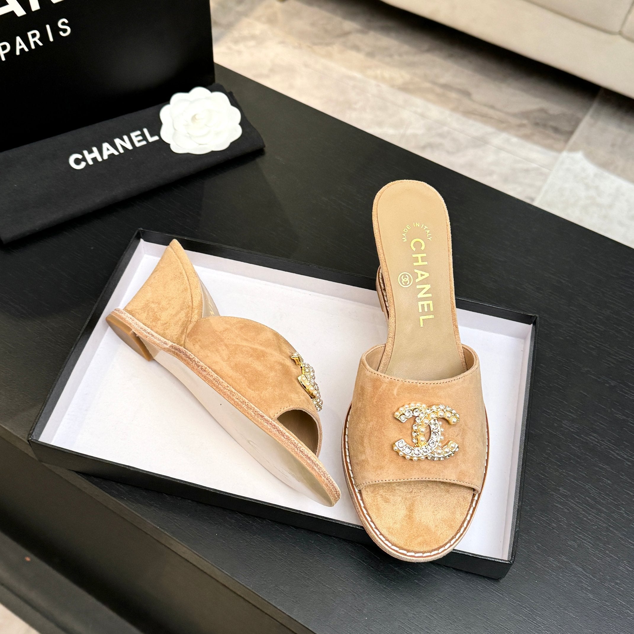 CC 26C Wedge Sandals Khahi Gold Suede 672976