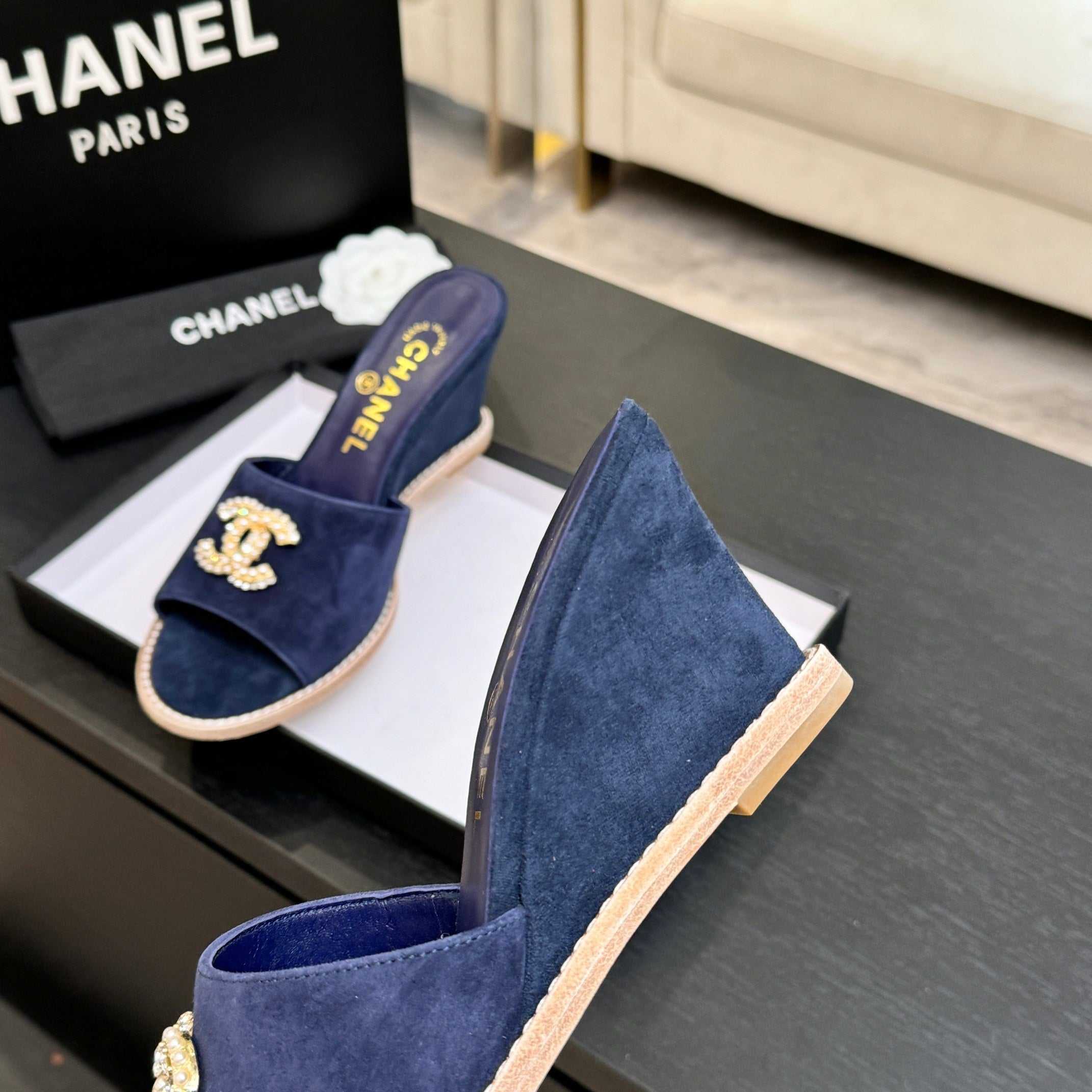 CC 26C Wedge Sandals Dark Blue Gold Suede 672978