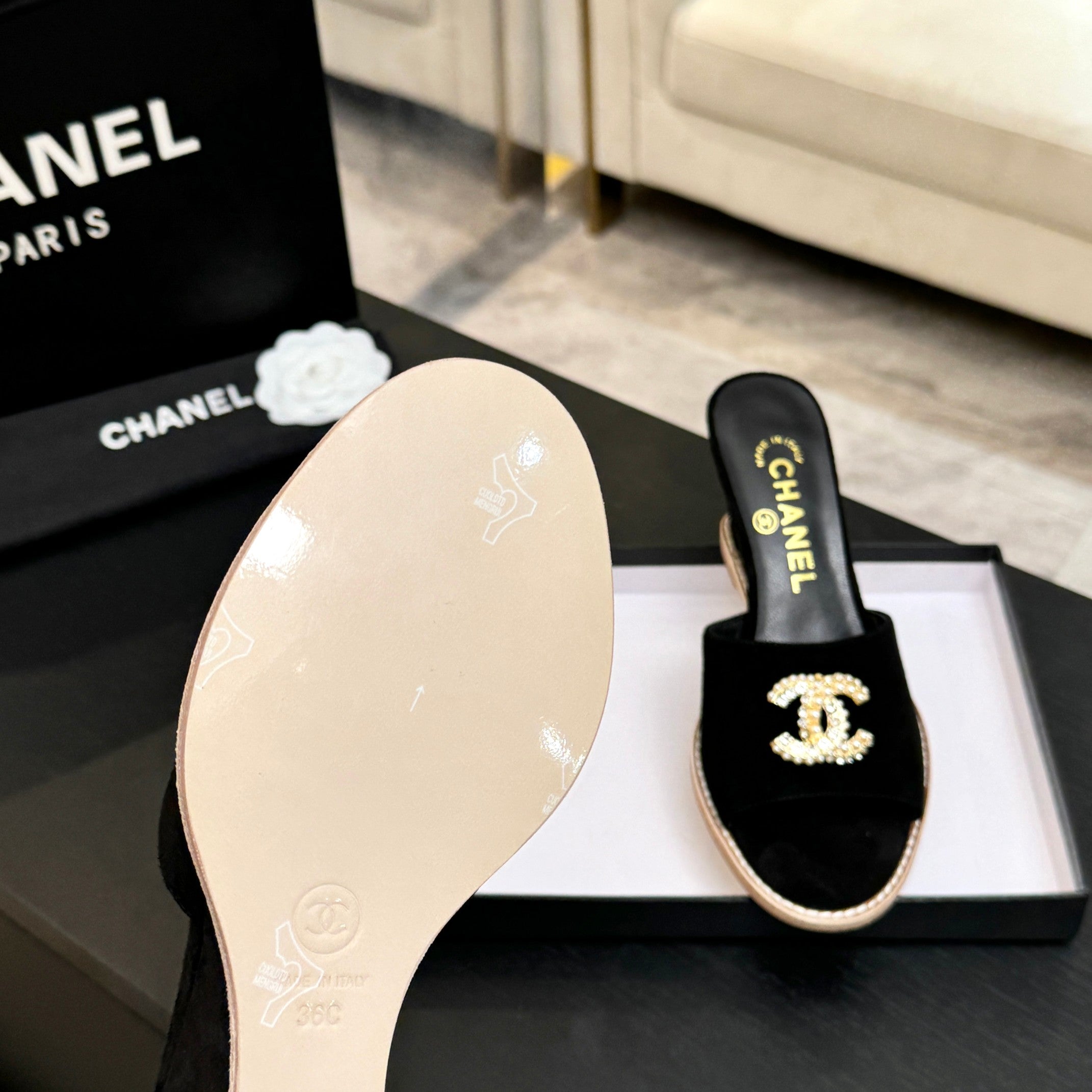 CC 26C Wedge Sandals Black Gold Suede 672979