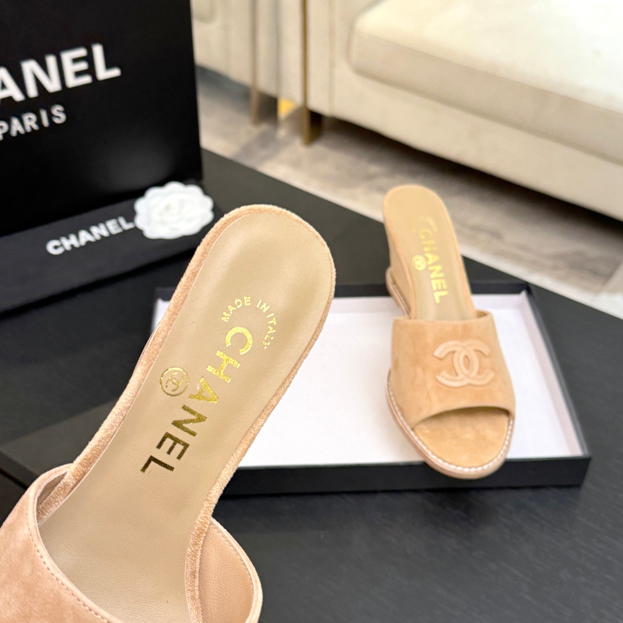 CC 26C Wedge Sandals Khahi Suede 672989