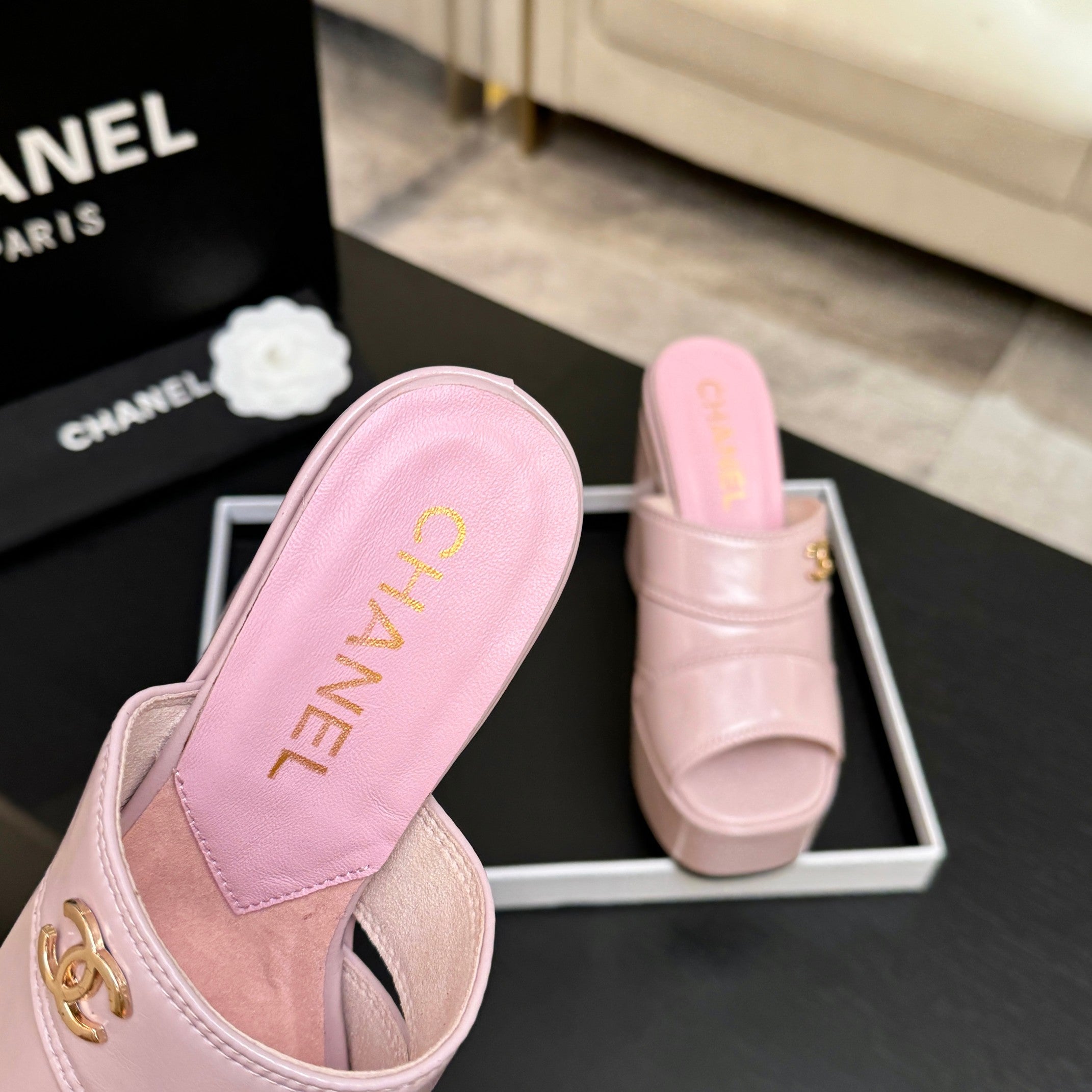 CC 26 Platform High-Heeled 12.5cm Light Pink Glossy Cowhide 673057