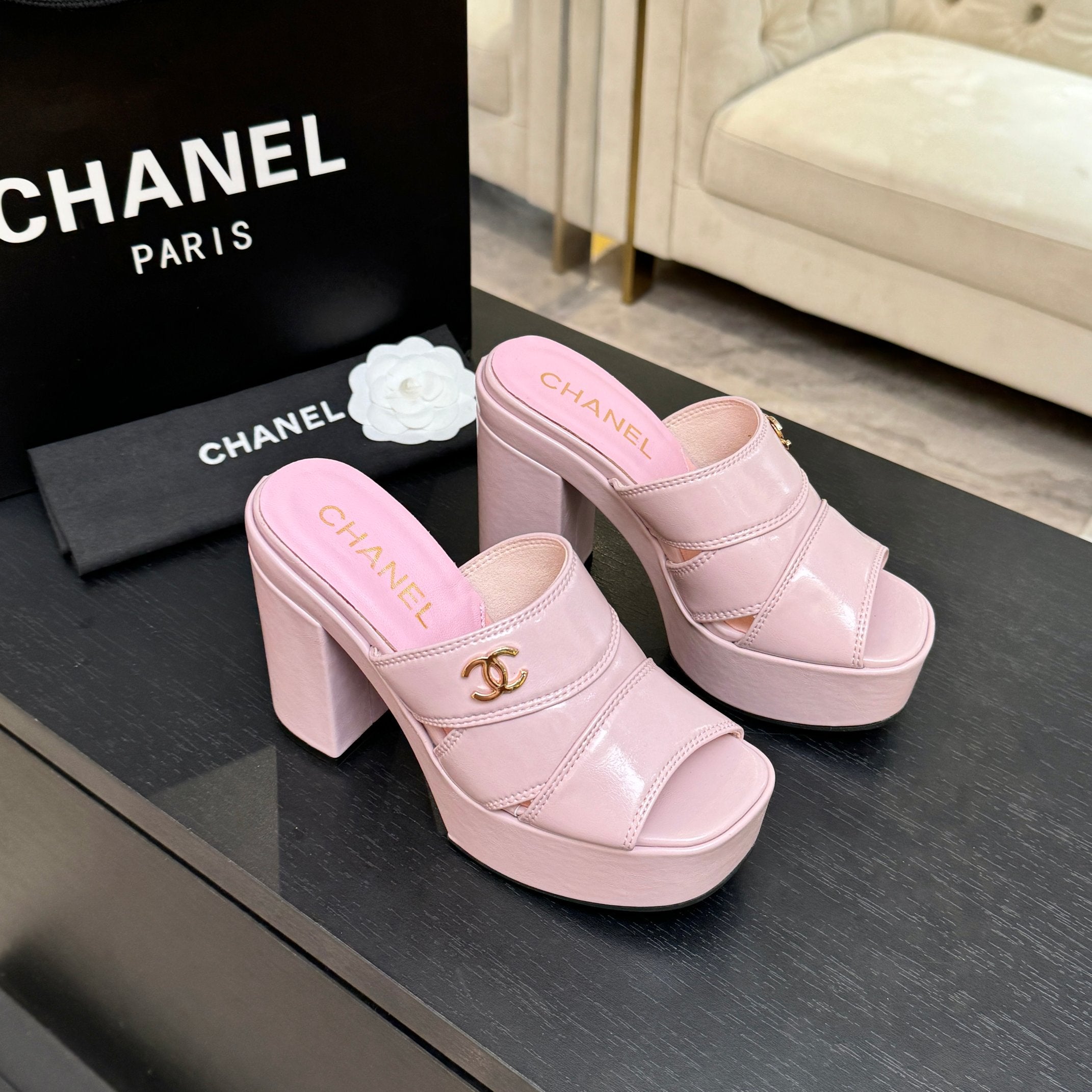 CC 26 Platform High-Heeled 12.5cm Light Pink Glossy Cowhide 673057