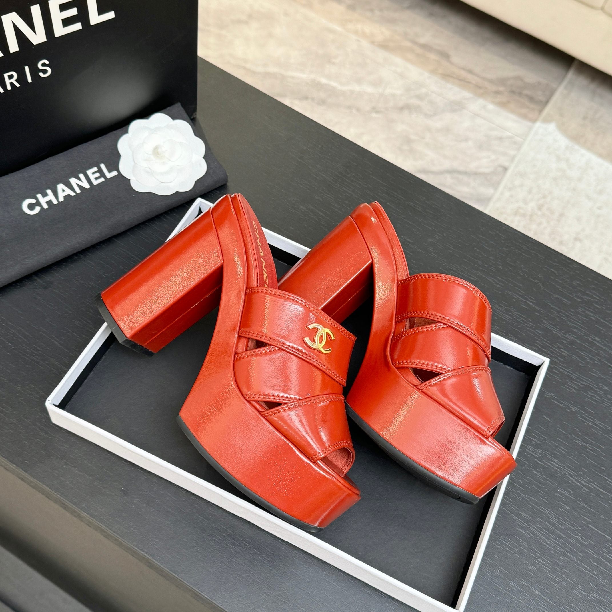CC 26 Platform High-Heeled 12.5cm Light Red Glossy Cowhide 673058