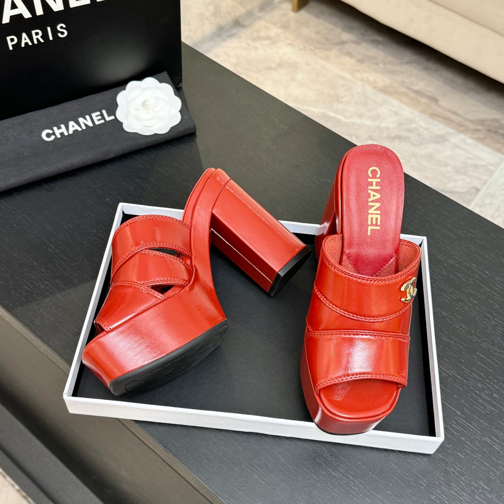 CC 26 Platform High-Heeled 12.5cm Light Red Glossy Cowhide 673058