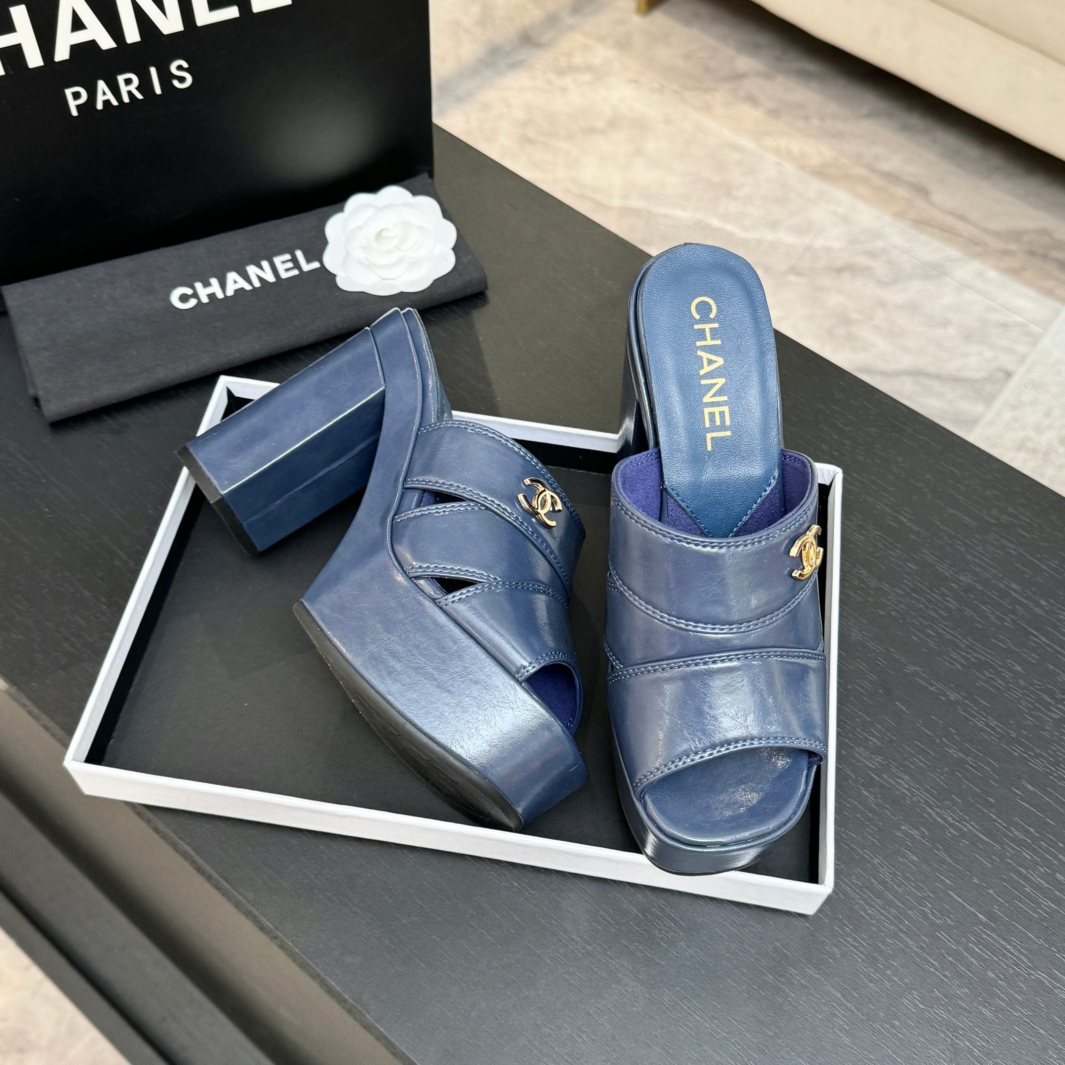 CC 26 Platform High-Heeled 12.5cm Dark Blue Glossy Cowhide 673062