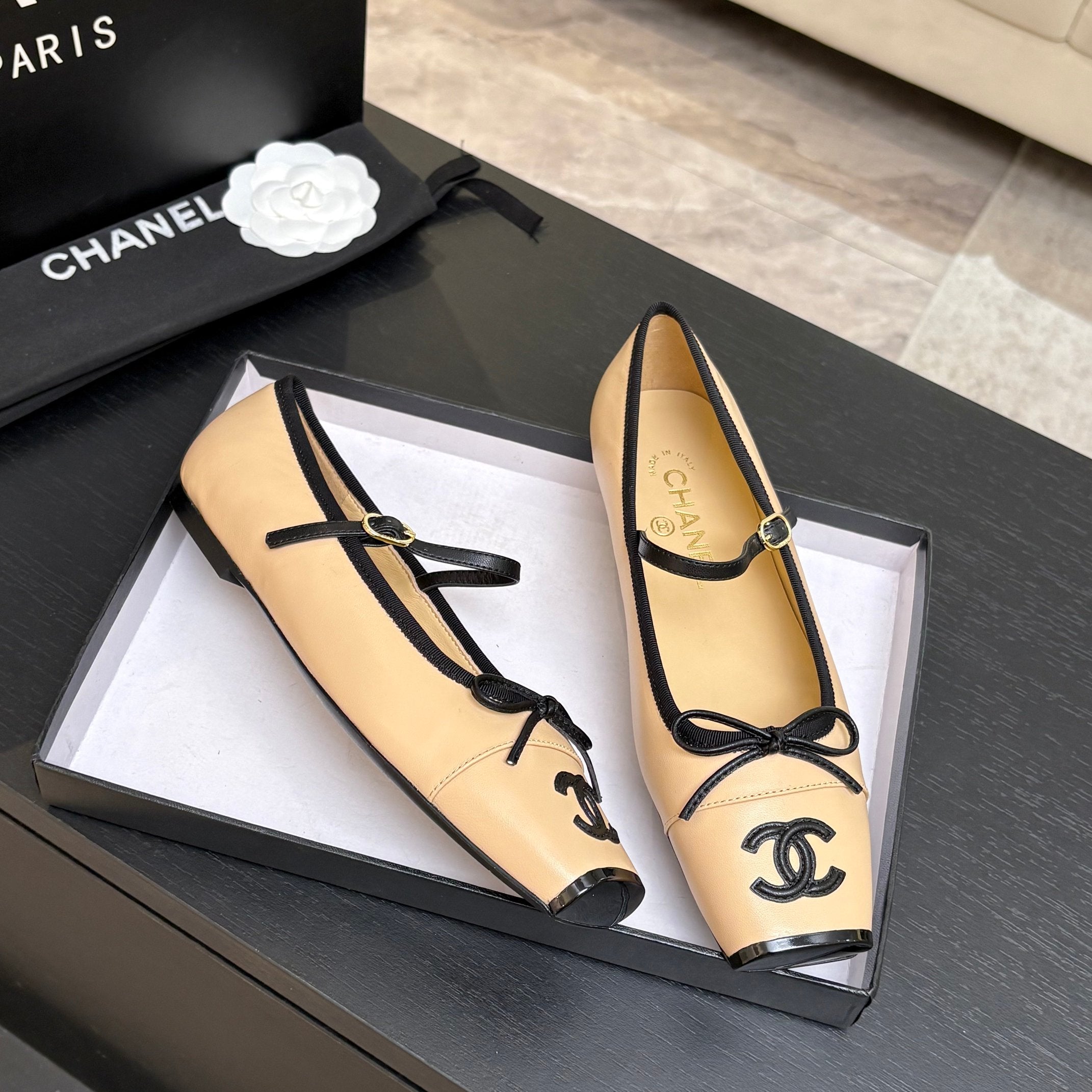 CC 26s Square Head Ballet Flat Beige Leather 847244