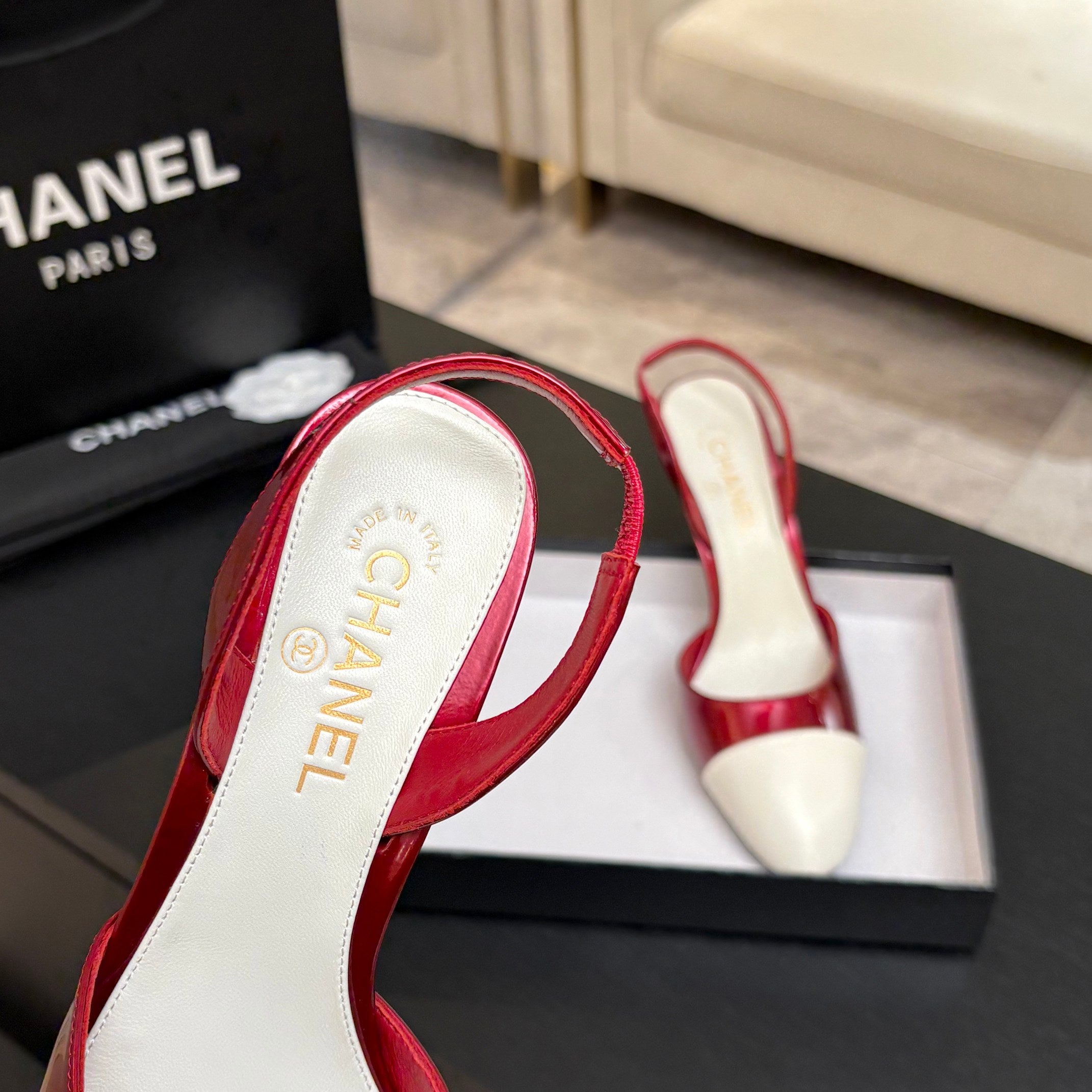 CC Métiers d’art 2026 Slingbacks 8.5cm White Red Leather 847276