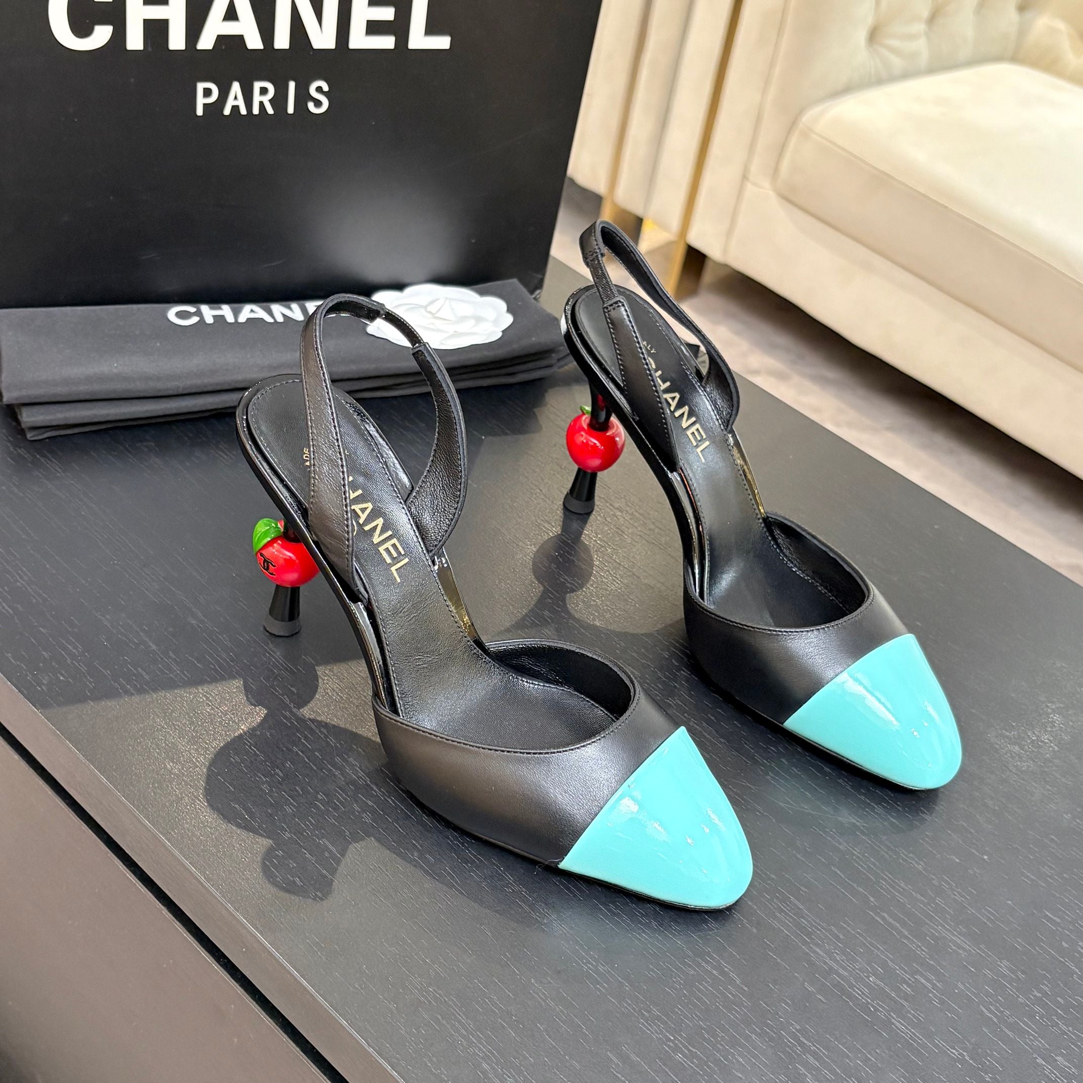 CC Métiers d’art 2026 Slingbacks 8.5cm Black Blue Leather 847277
