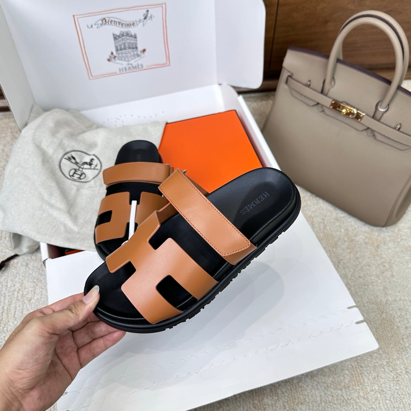 HM Chypre Sandal Black Tan Leather 862403