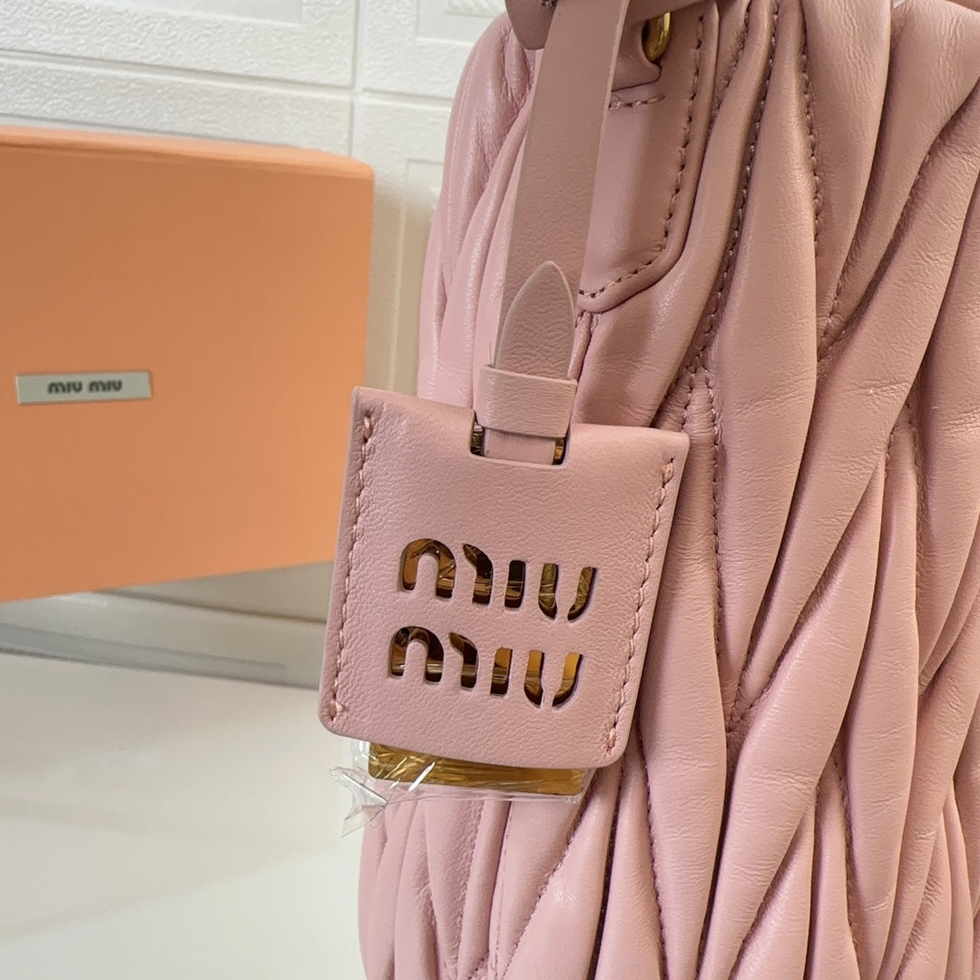 Matelassé Handbag 20 In Light Pink Lambskin