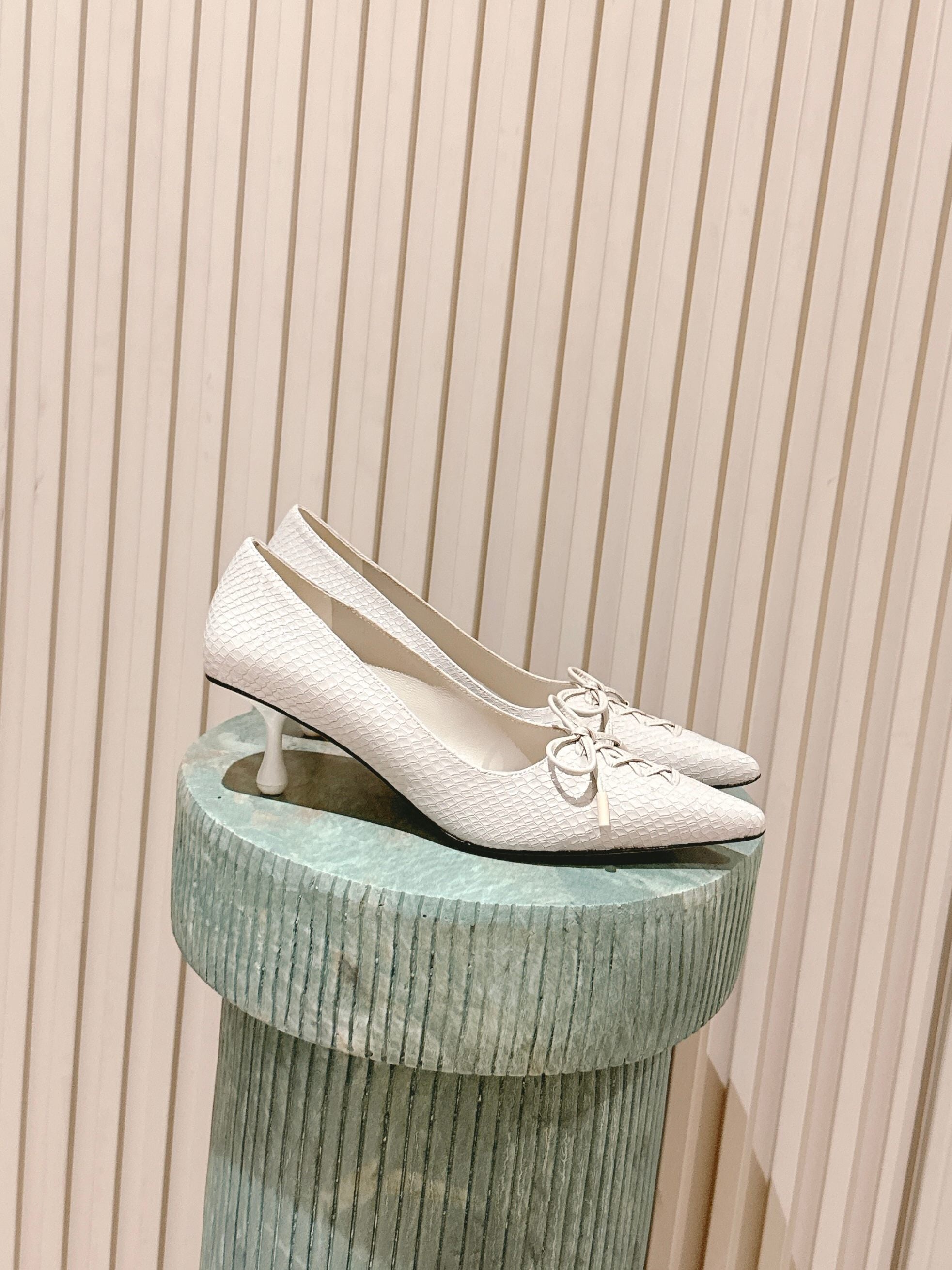 Jimmy Scarlett Snake Embossed Pumps 50mm White Cowhide 431852