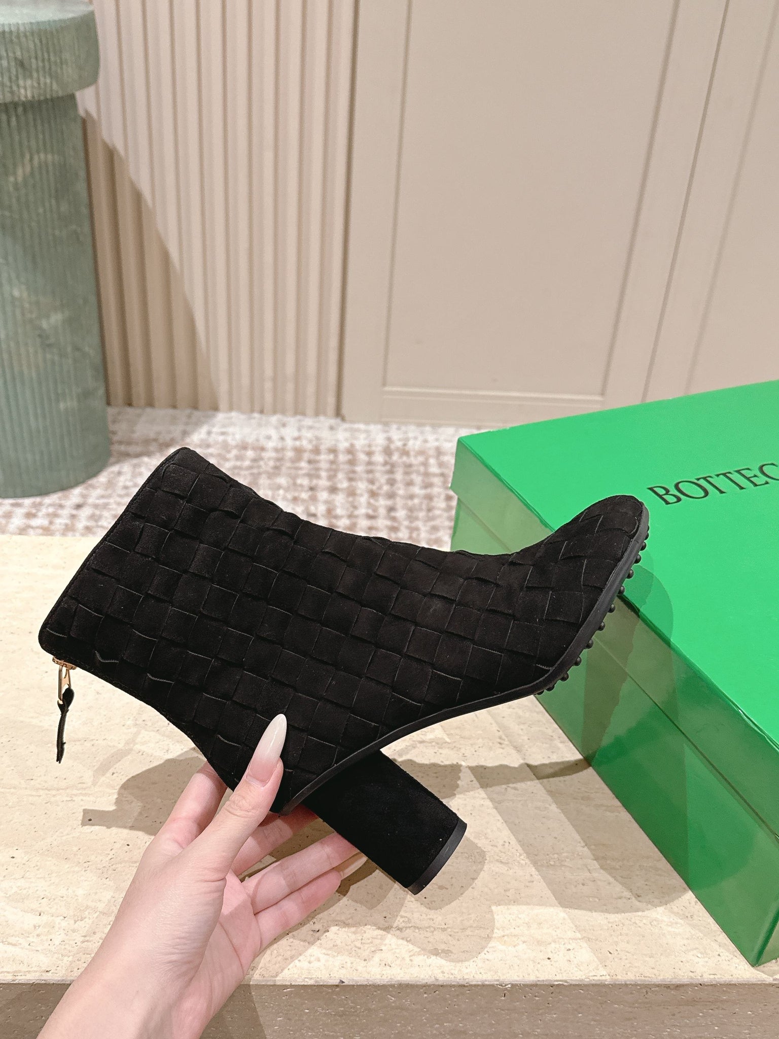 BV 26s Boots 8.5cm Black Intrecciato Suede