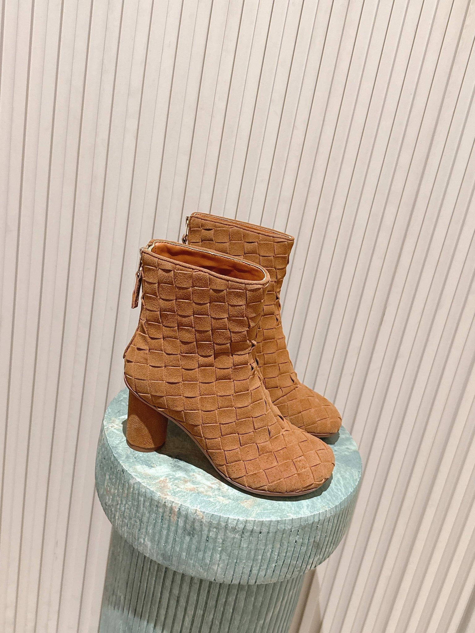 BV 26s Boots 8.5cm Brown Intrecciato Suede