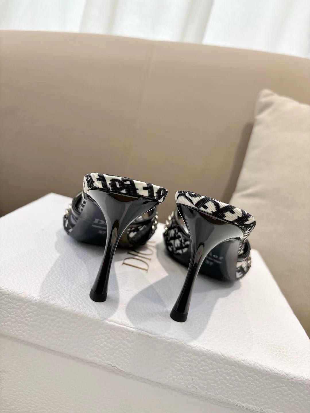 CD 26s Open Toe Mules 8.5cm White Black Oblique Canvas Chain Leather 116940