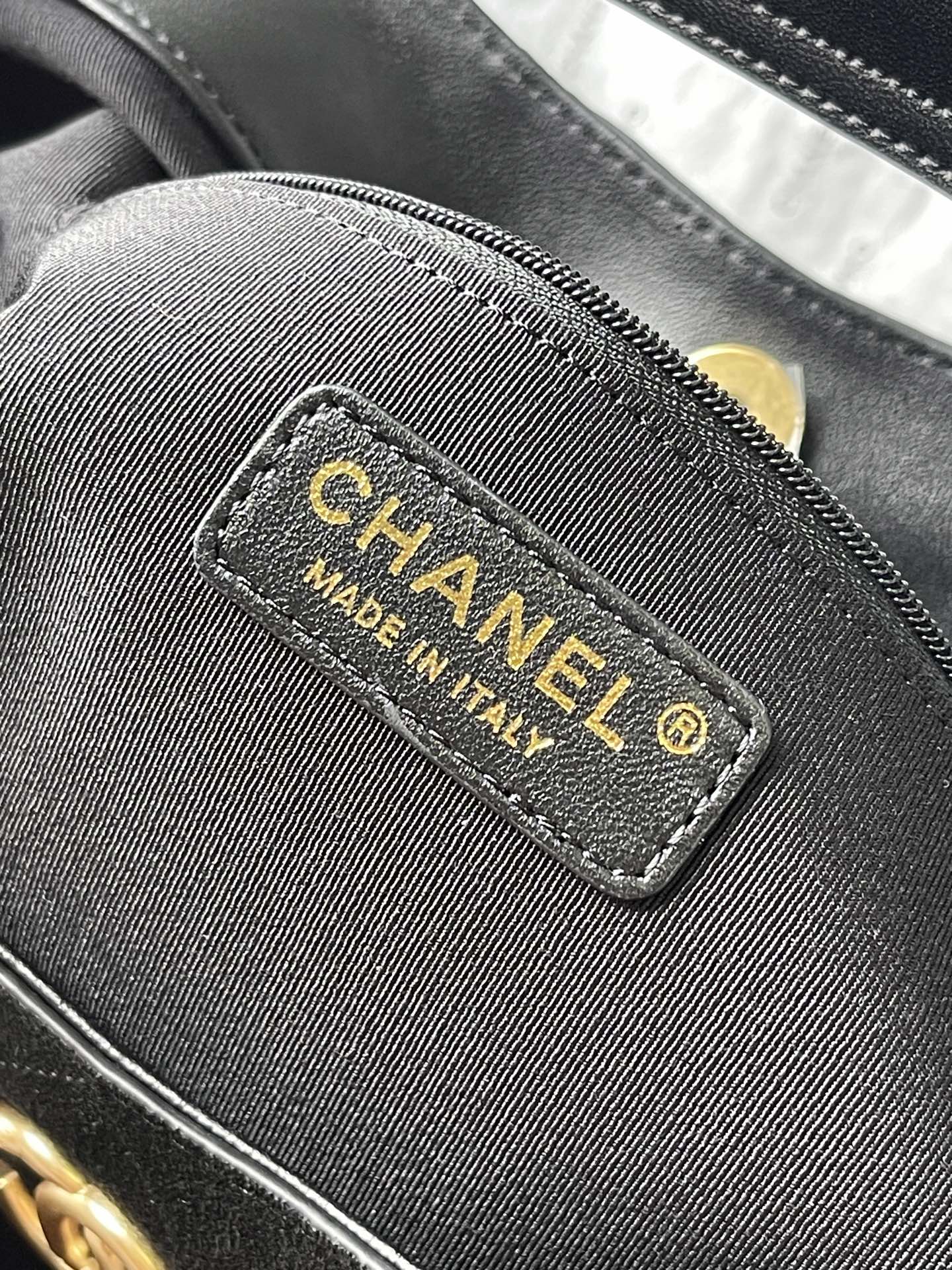 CC Cruise 25/26 Hobo Bag Black Suede GHW 269208