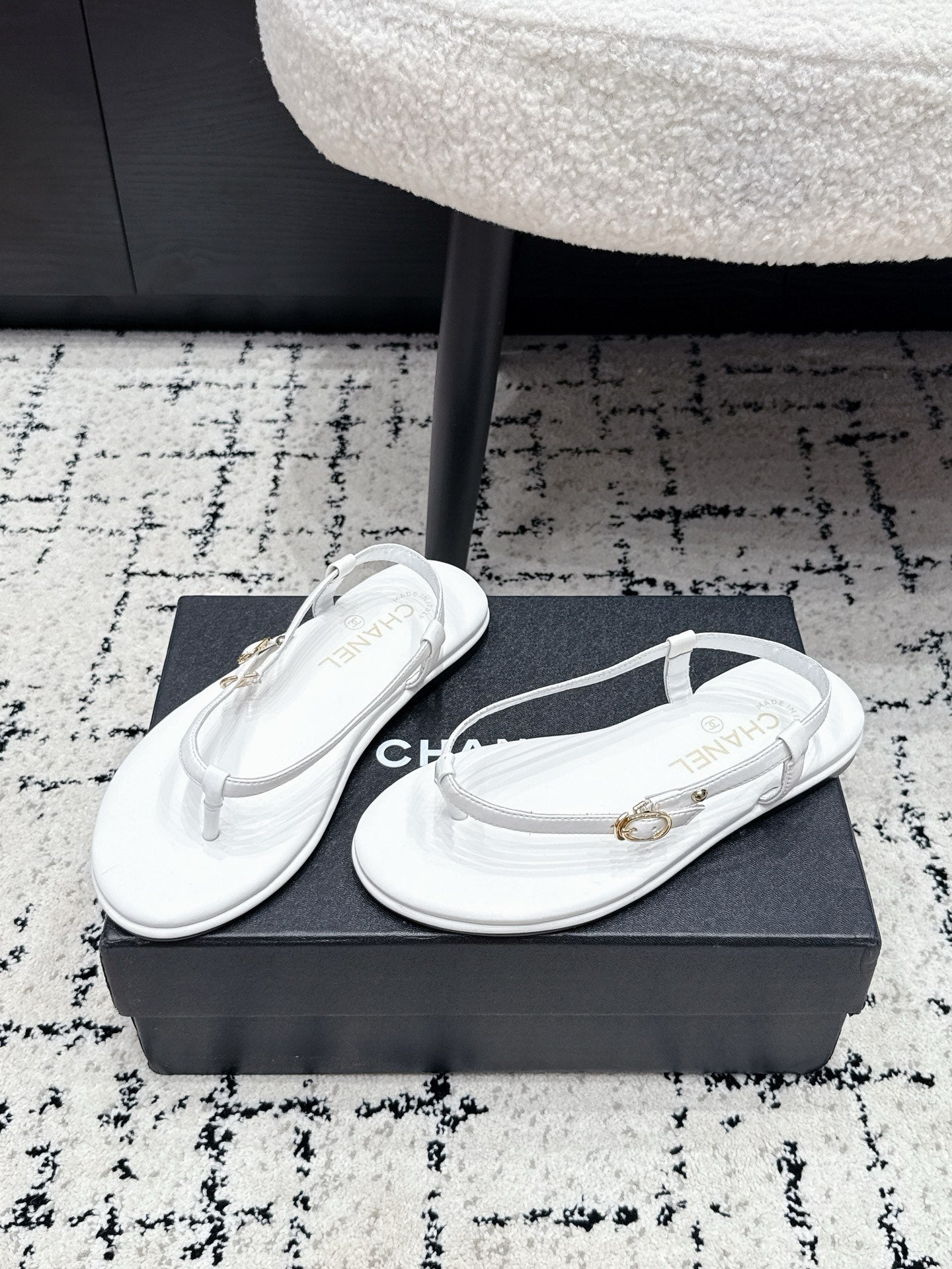 Chanel 26S Thong Sandals In White Calfskin With Gold Hardware