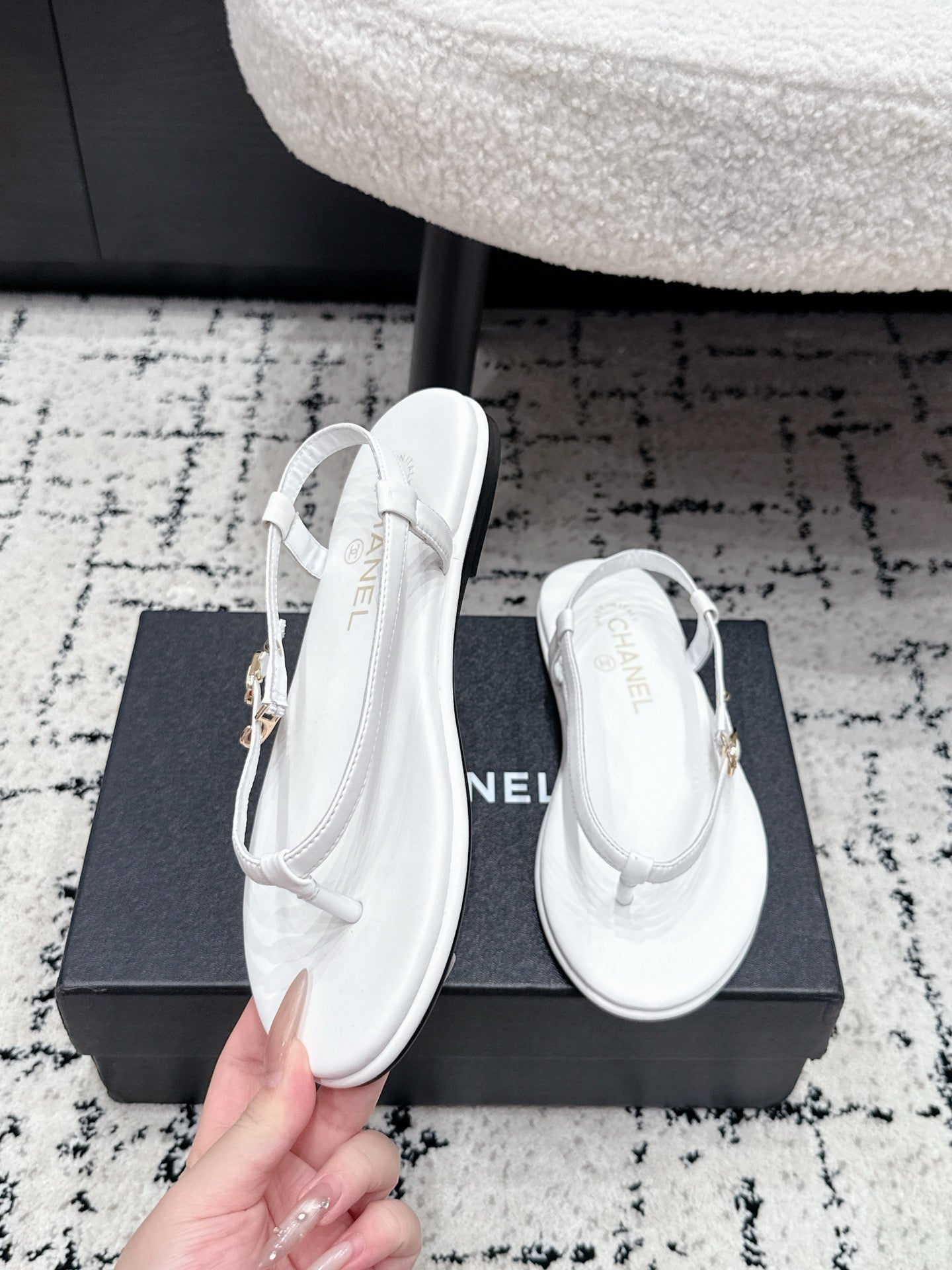 Chanel 26S Thong Sandals In White Calfskin With Gold Hardware