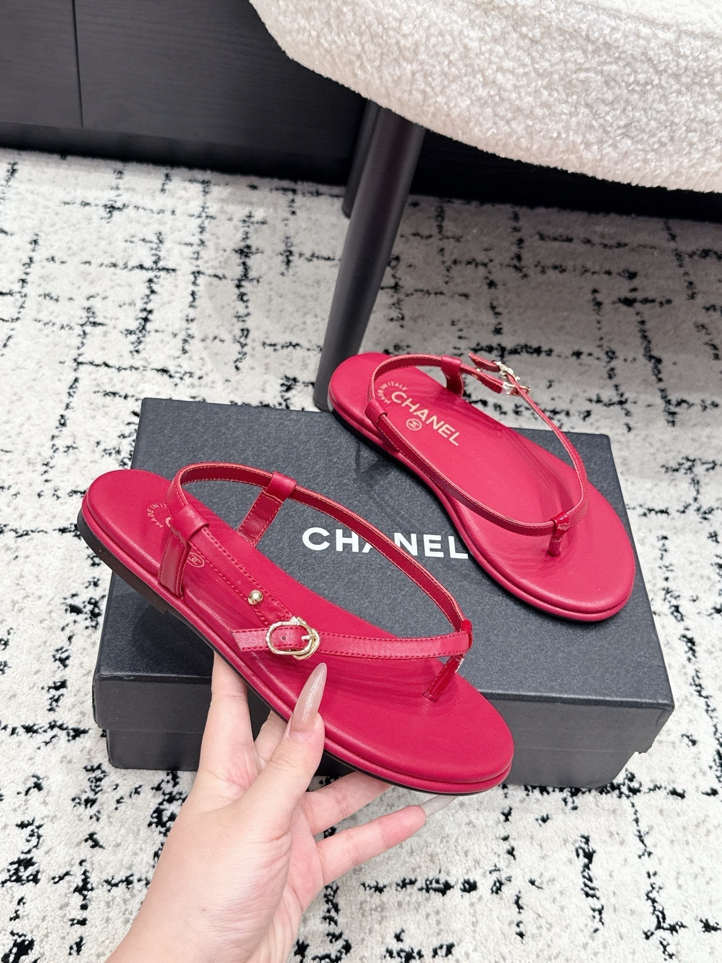 Chanel 26S Thong Sandals In Red Calfskin With Gold Hardware