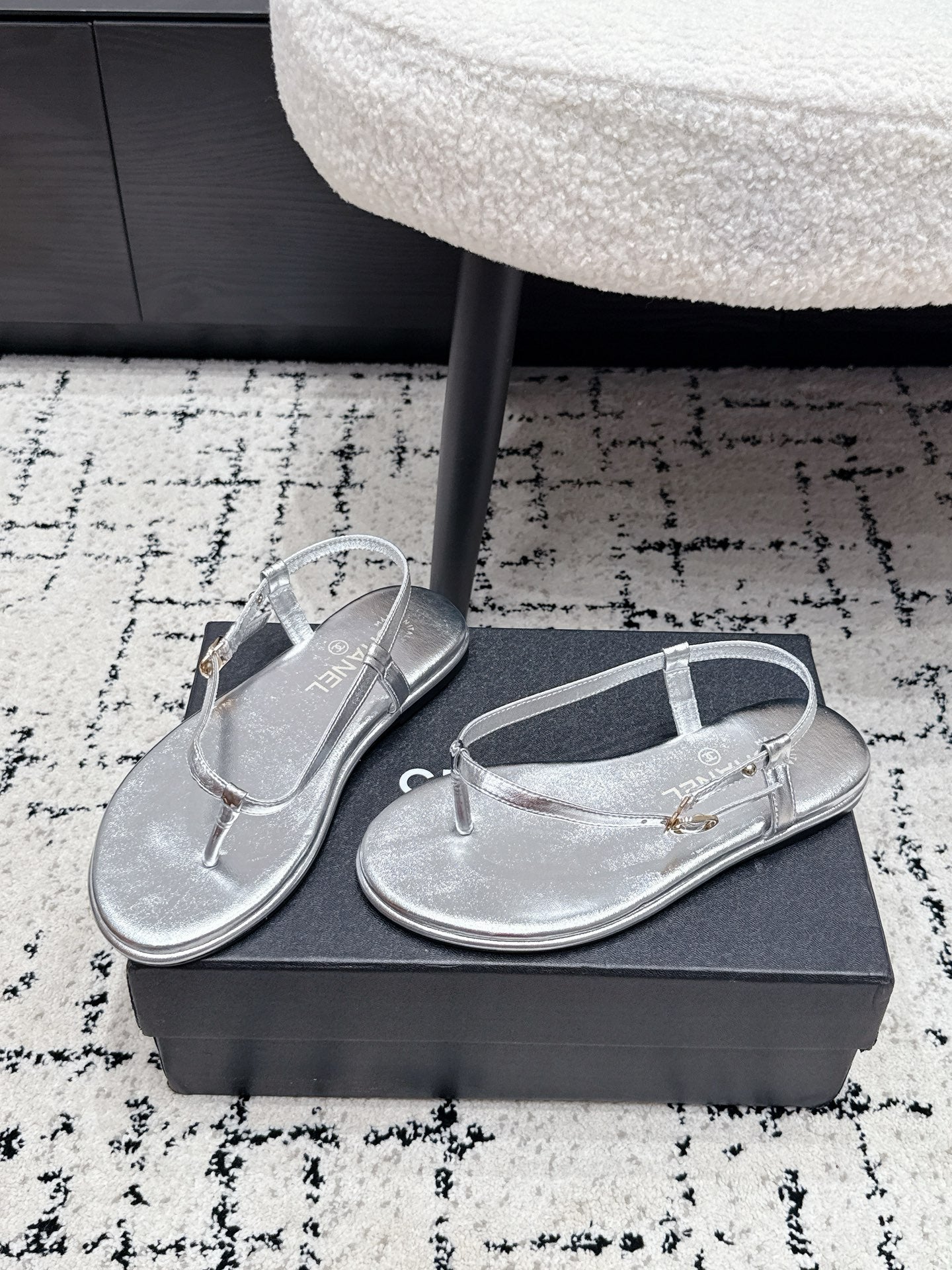Chanel 26S Thong Sandals In Silver Calfskin With Gold Hardware