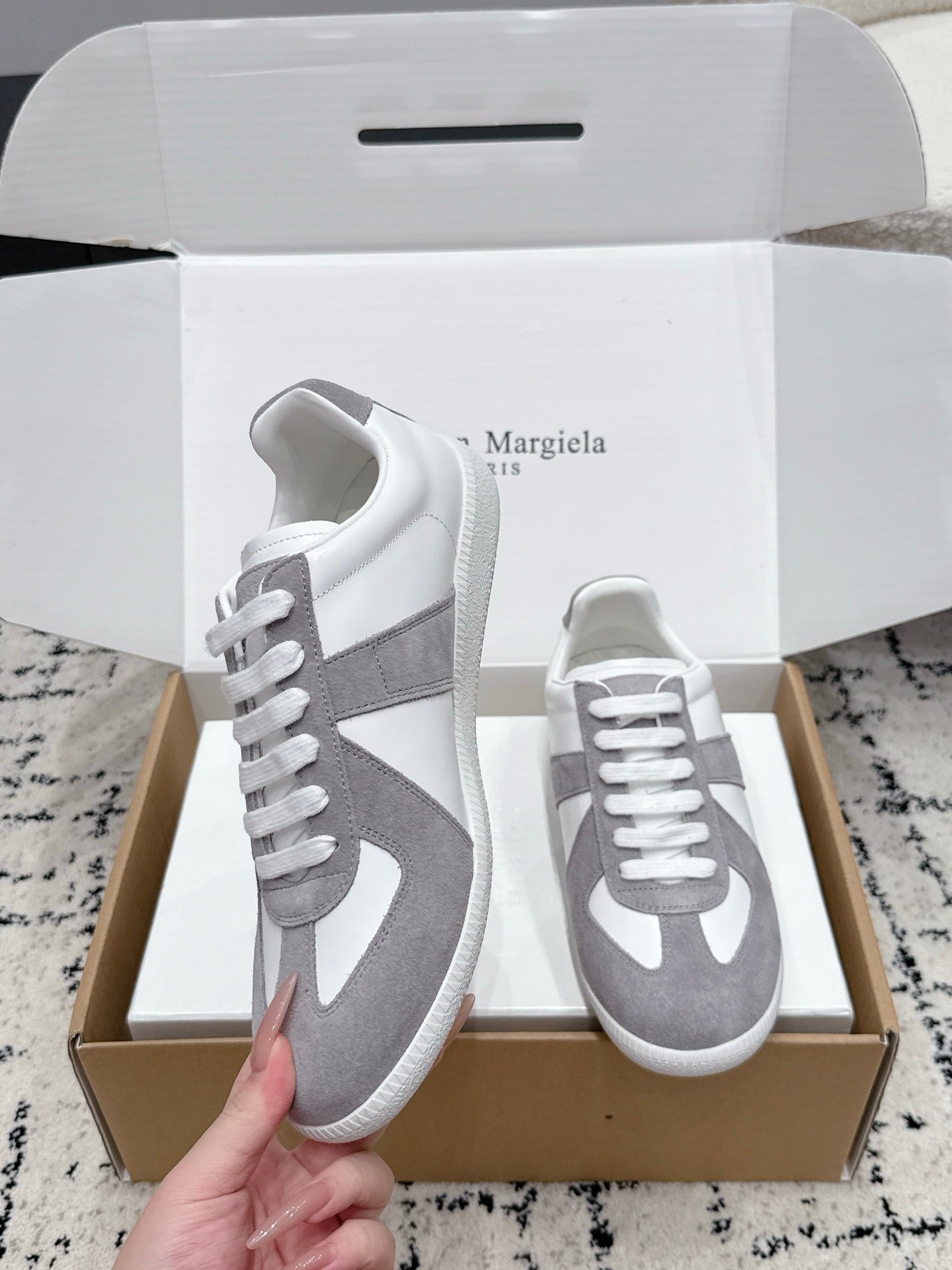 MM6 Replica Casual Sneaker White Grey Sheepskin Suede 881188