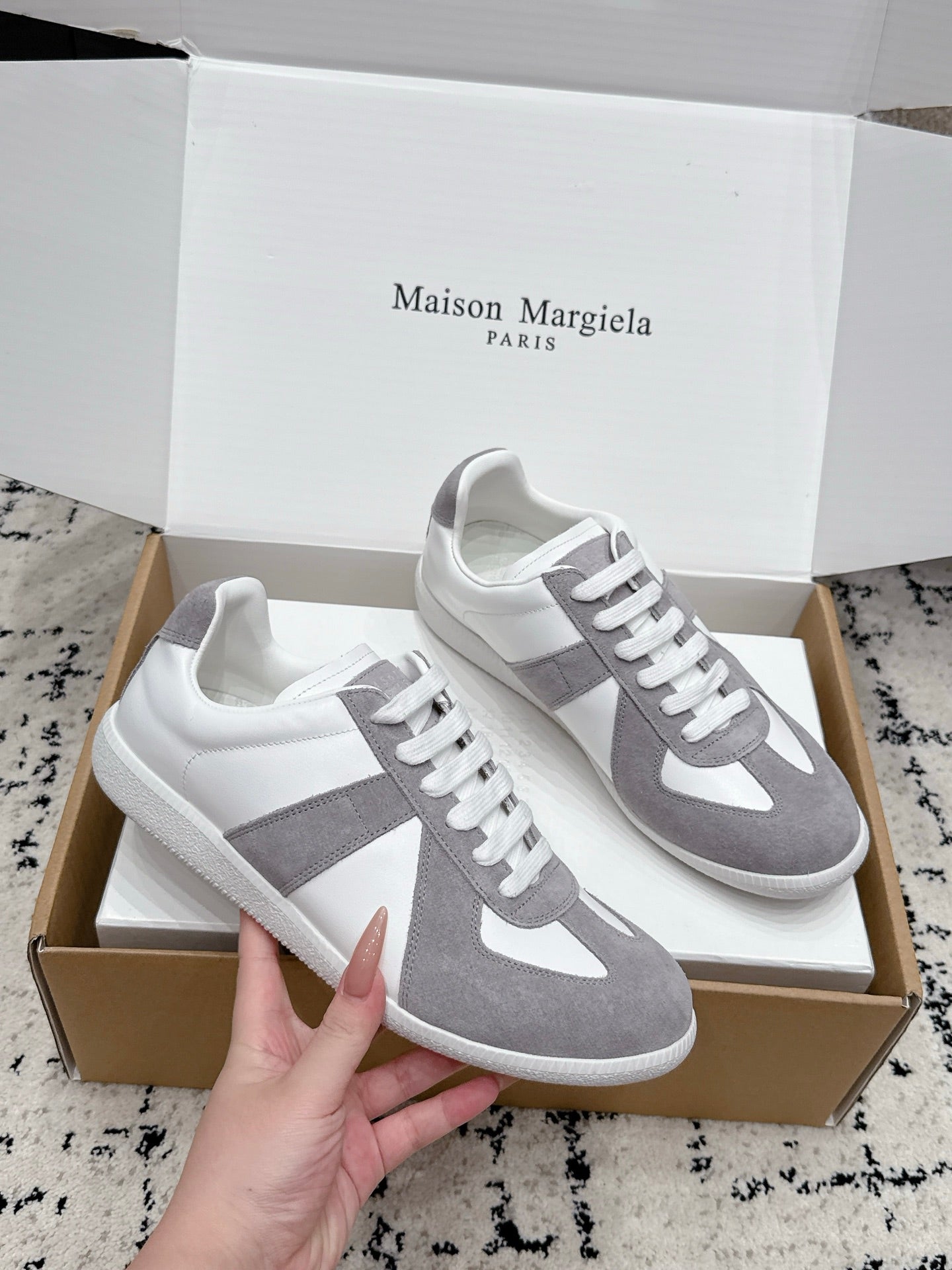 MM6 Replica Casual Sneaker White Grey Sheepskin Suede 881188