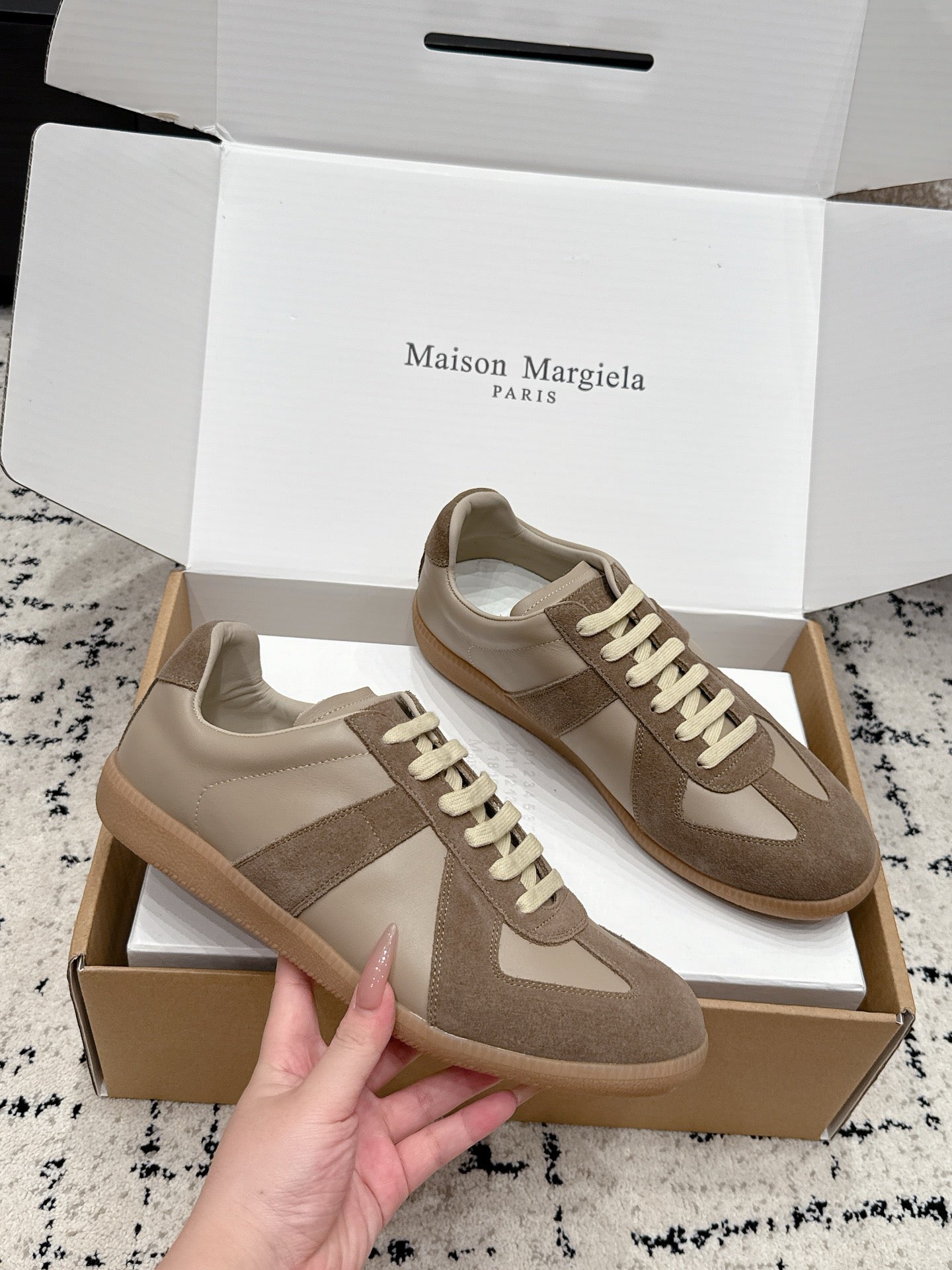 MM6 Replica Casual Sneaker Beige Brown Sheepskin Suede 881193