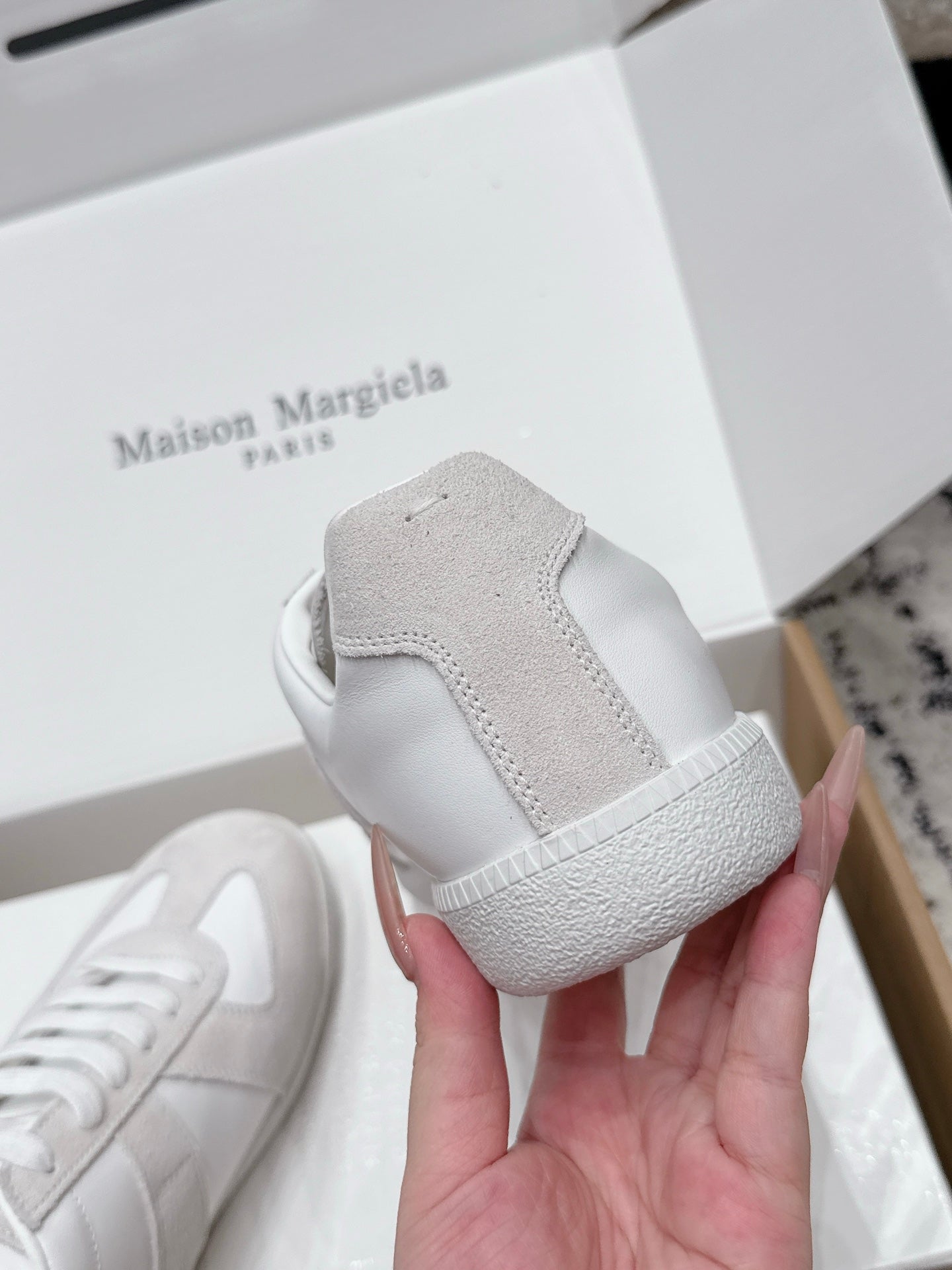 MM6 Replica Casual Sneaker White Sheepskin Suede 881195