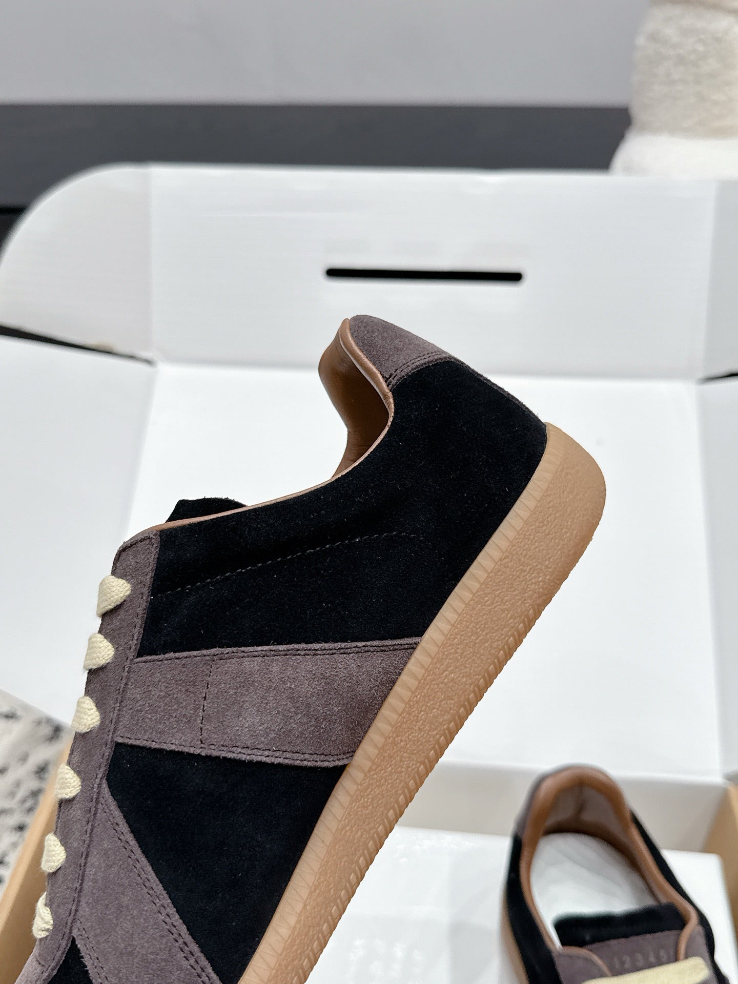 MM6 Replica Casual Sneaker Coffee Black Suede 881198