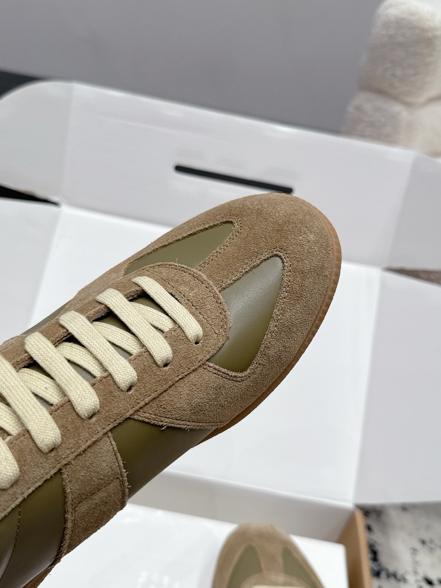 MM6 Replica Casual Sneaker Taupe Sheepskin Suede 881202