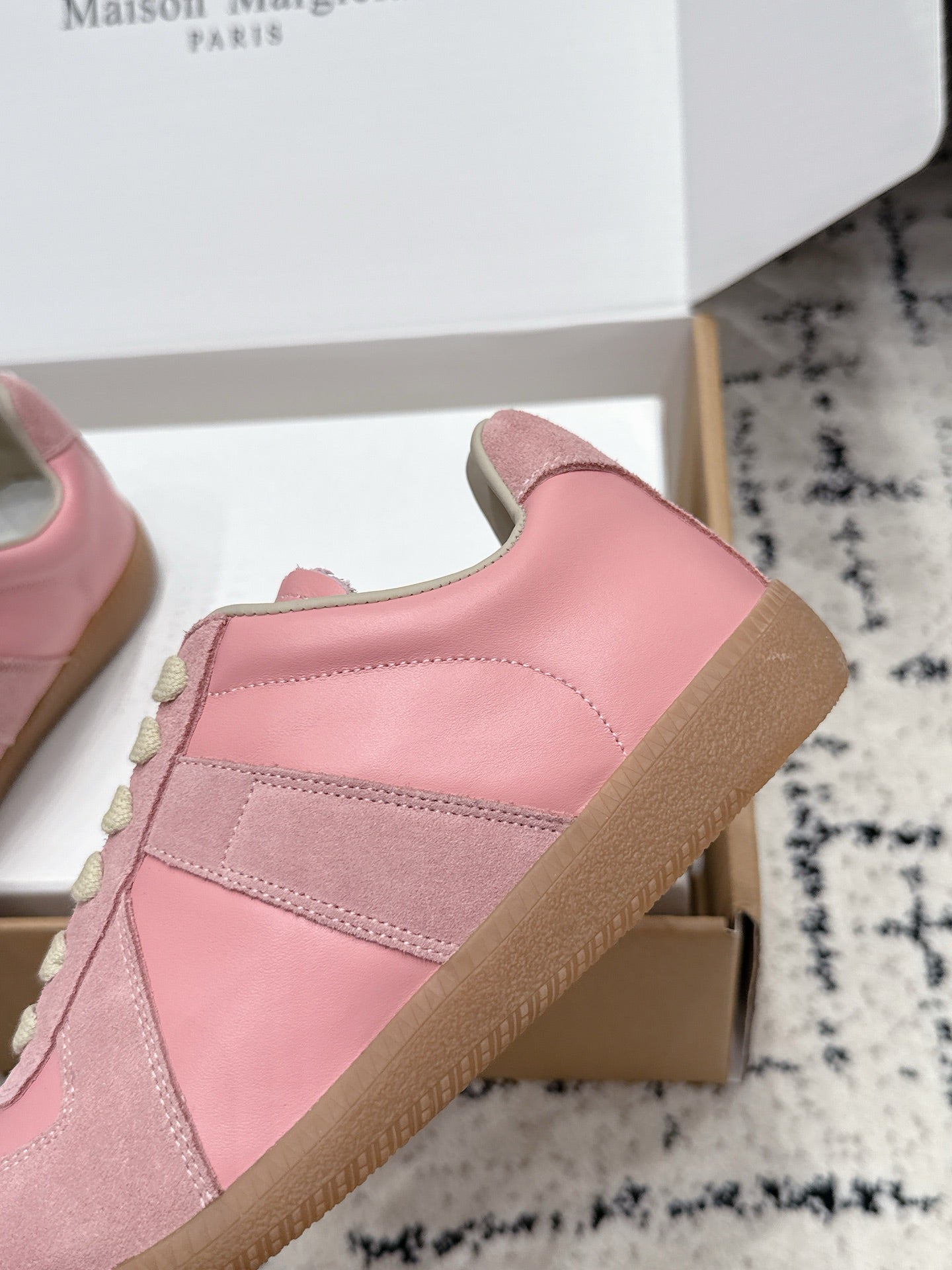 MM6 Replica Casual Sneaker Light Pink Sheepskin Suede 881203
