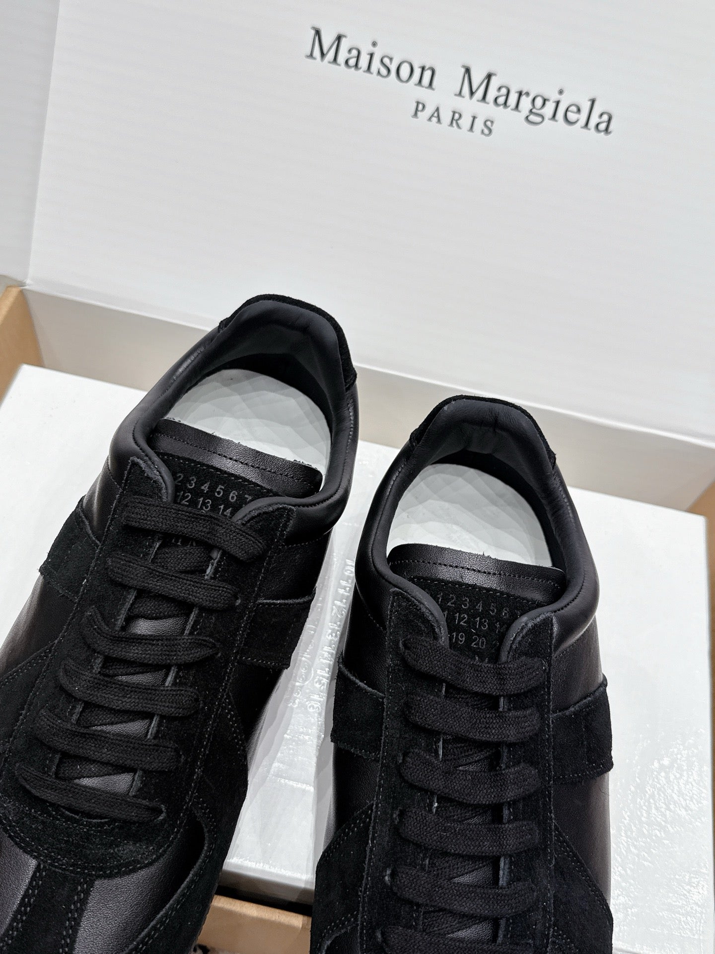 MM6 Replica Casual Sneaker Black Sheepskin Suede 881204