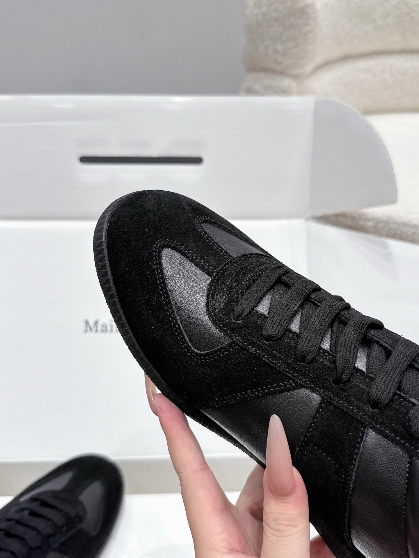 MM6 Replica Casual Sneaker Black Sheepskin Suede 881204