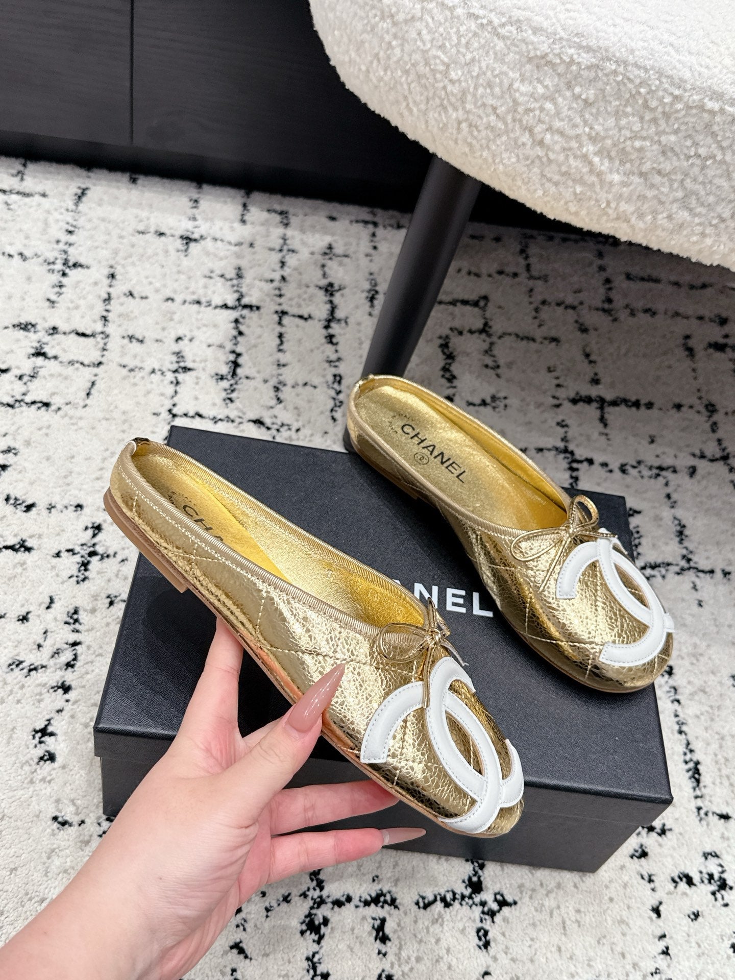 CC 26s Coco Beach Cambon Mule Gold Lambskin 847128