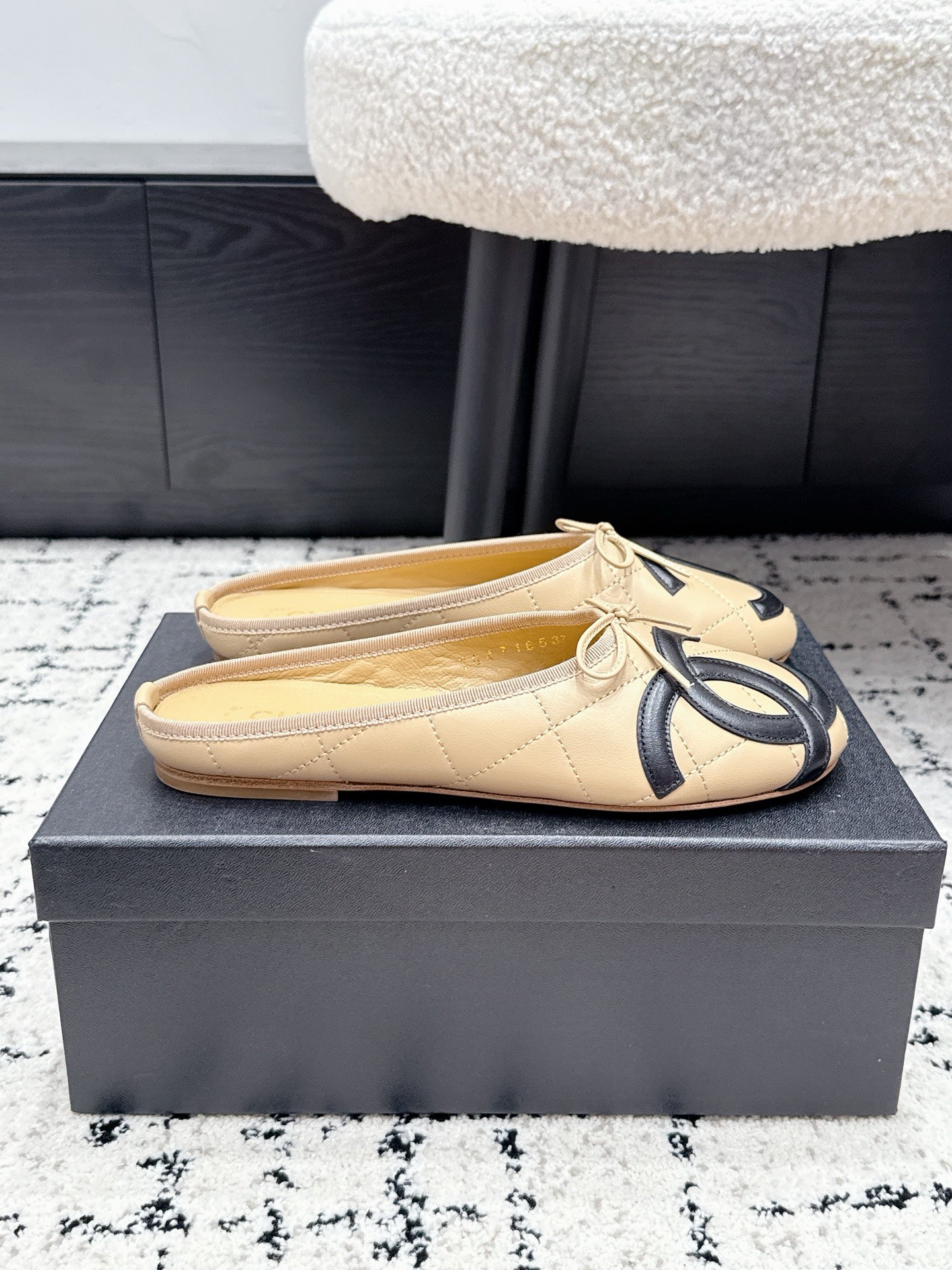 CC 26s Coco Beach Cambon Mule Beige Lambskin 847132
