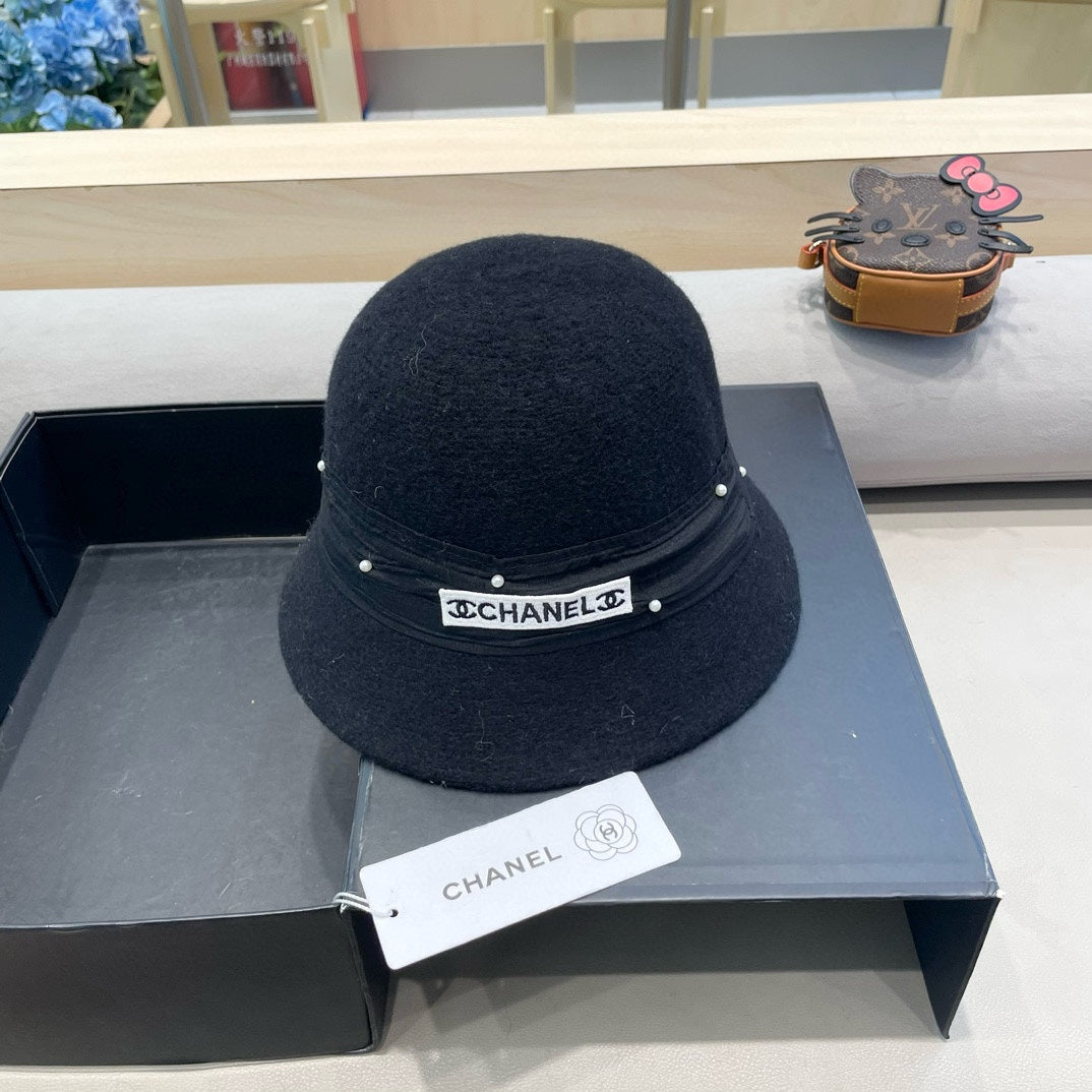 BUCKET HAT IN BLACK WOOL BLEND 426247